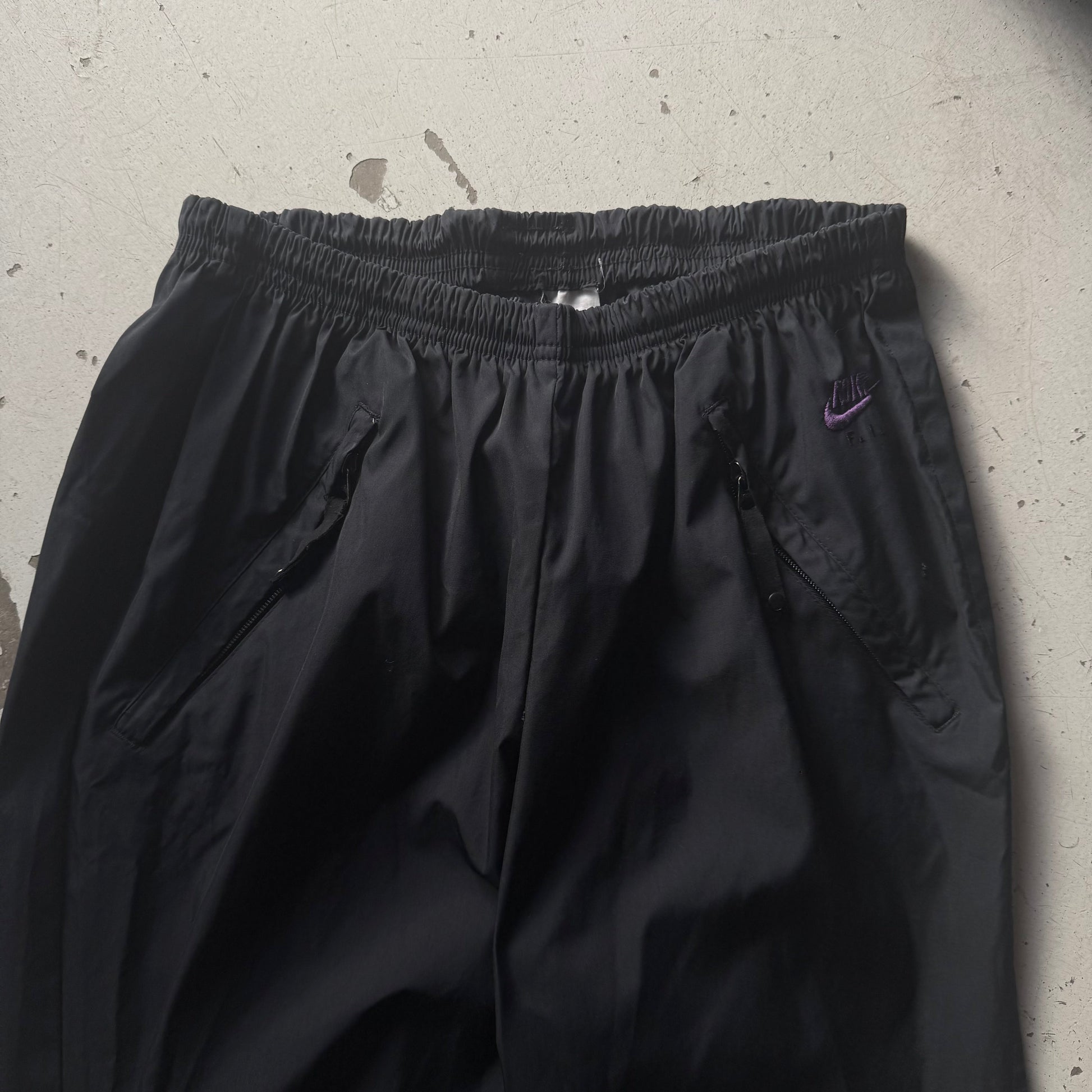 Nike ACG | trackpants | sort/lilla | M - Re:Junk Vintage