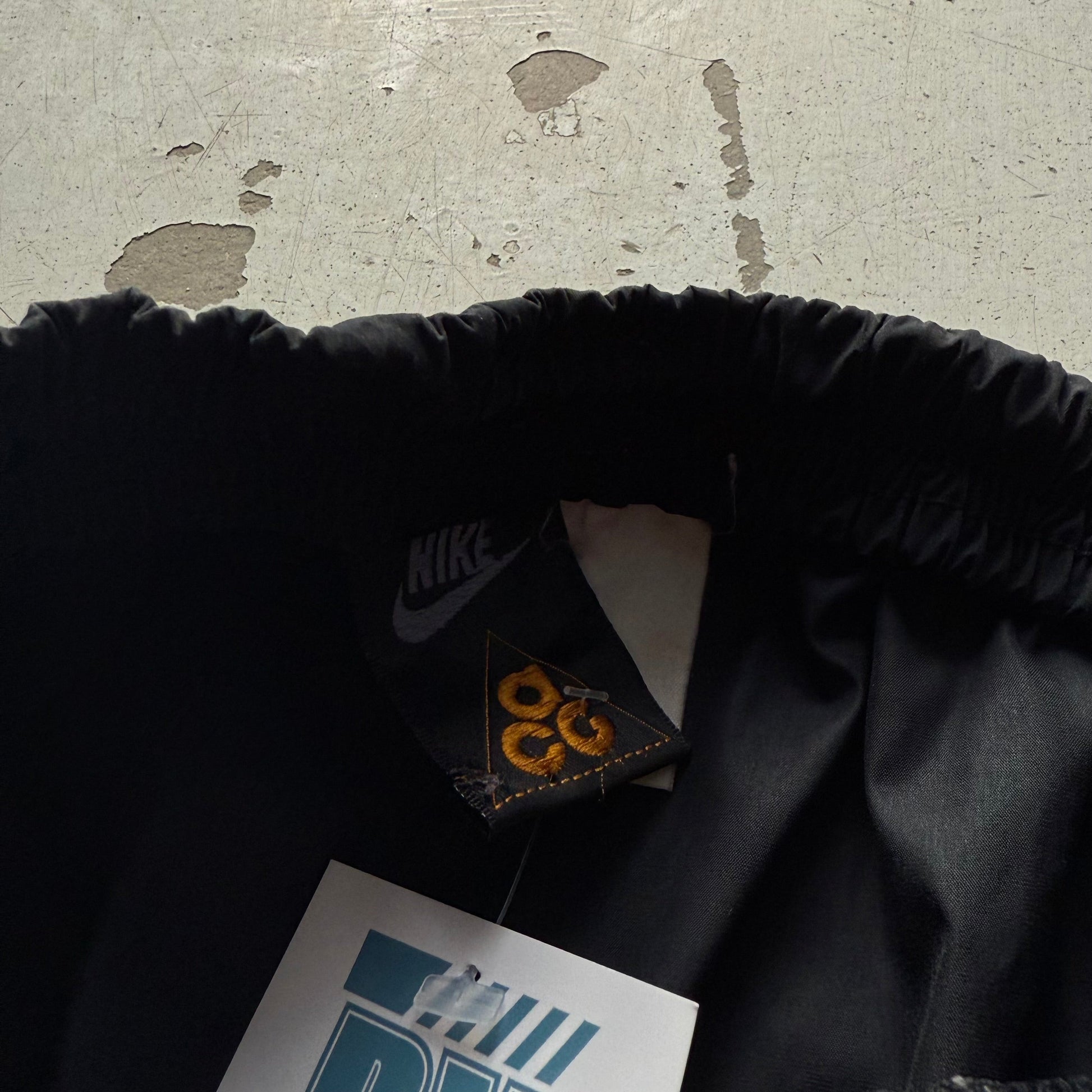 Nike ACG | trackpants | sort/lilla | M - Re:Junk Vintage
