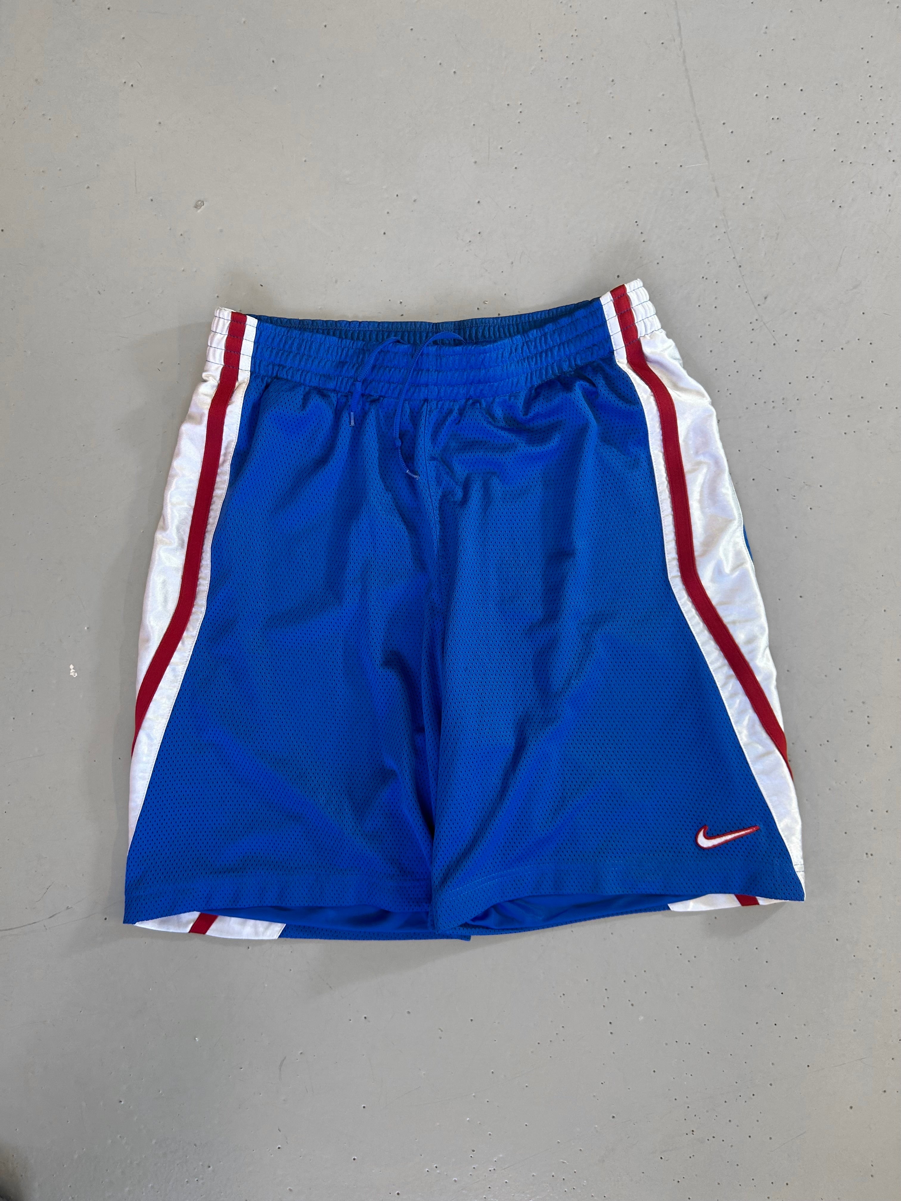 Nike Basketball Shorts - Large