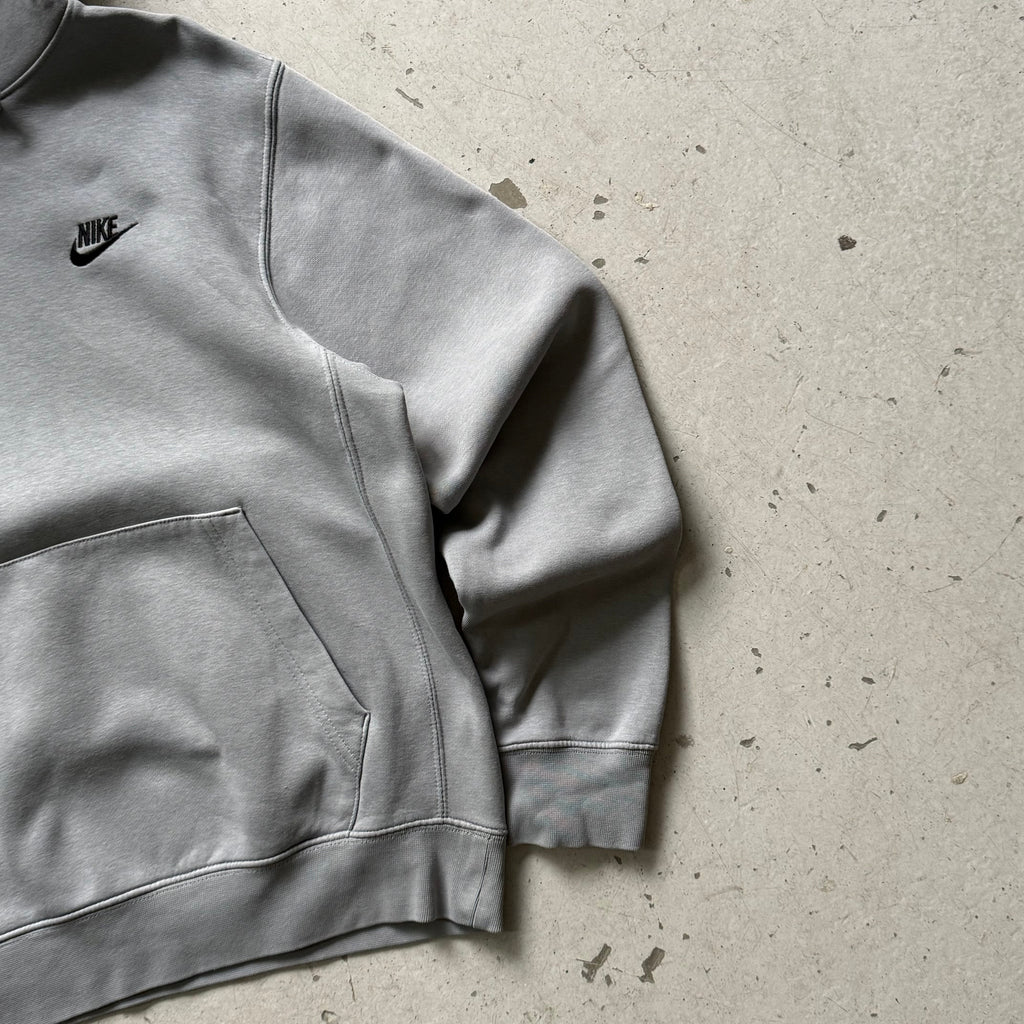 Nike Hoodie Grå – Essential Vintage Hættetrøje (Small) - Re:Junk Vintage