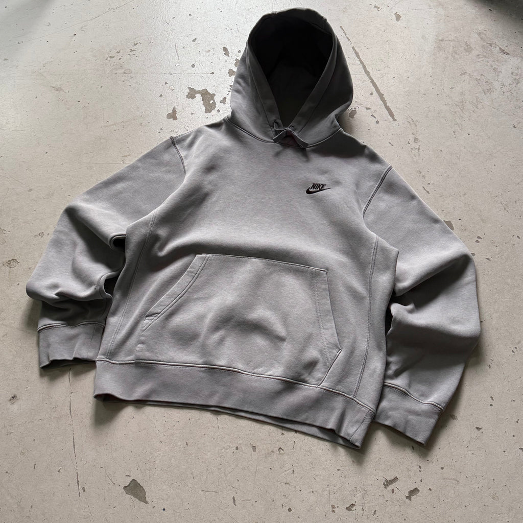 Nike Hoodie Grå – Essential Vintage Hættetrøje (Small) - Re:Junk Vintage