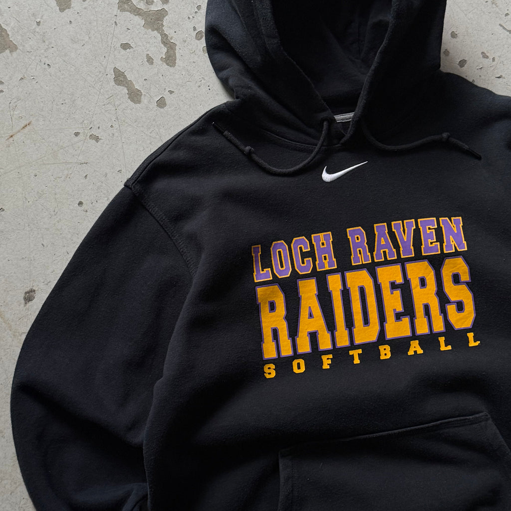 Nike Loch Raven Raiders hoodie – Vintage college hættetrøje (M) - Re:Junk Vintage