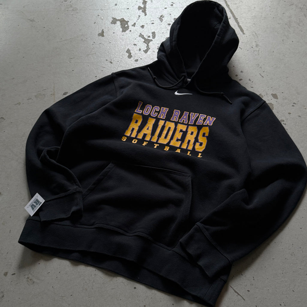 Nike Loch Raven Raiders hoodie – Vintage college hættetrøje (M) - Re:Junk Vintage