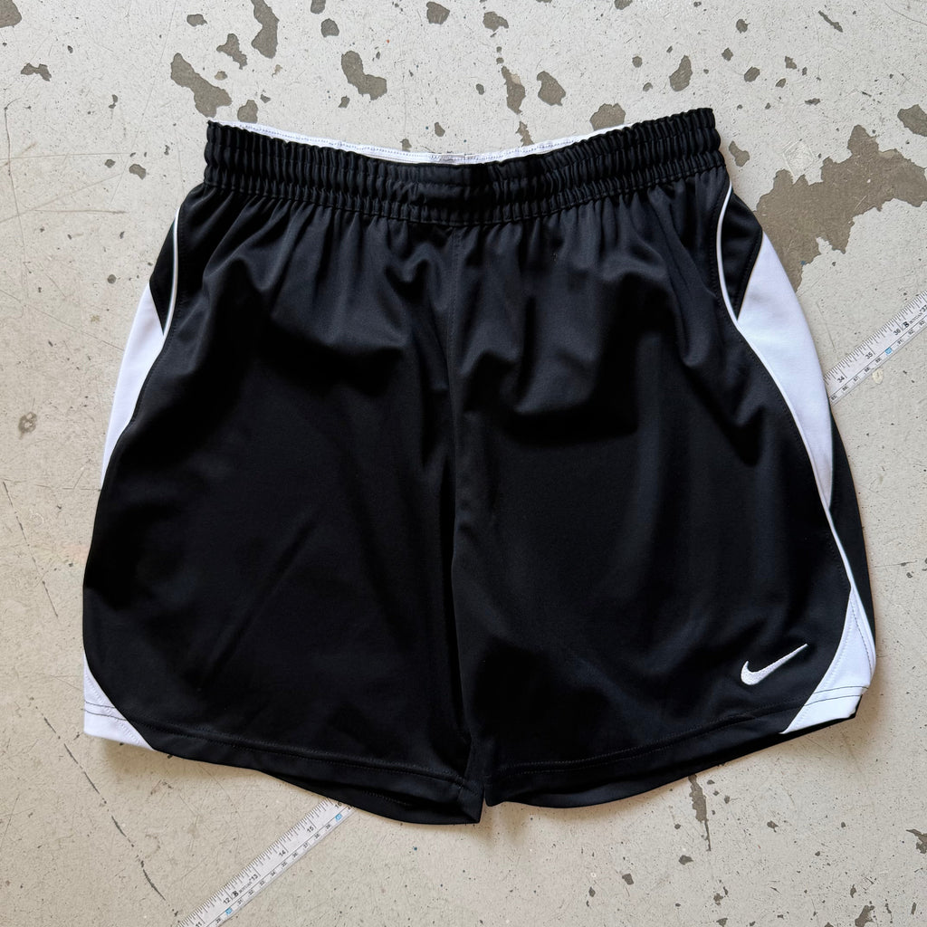 Nike | shorts | sort/hvid | Medium - Re:Junk Vintage