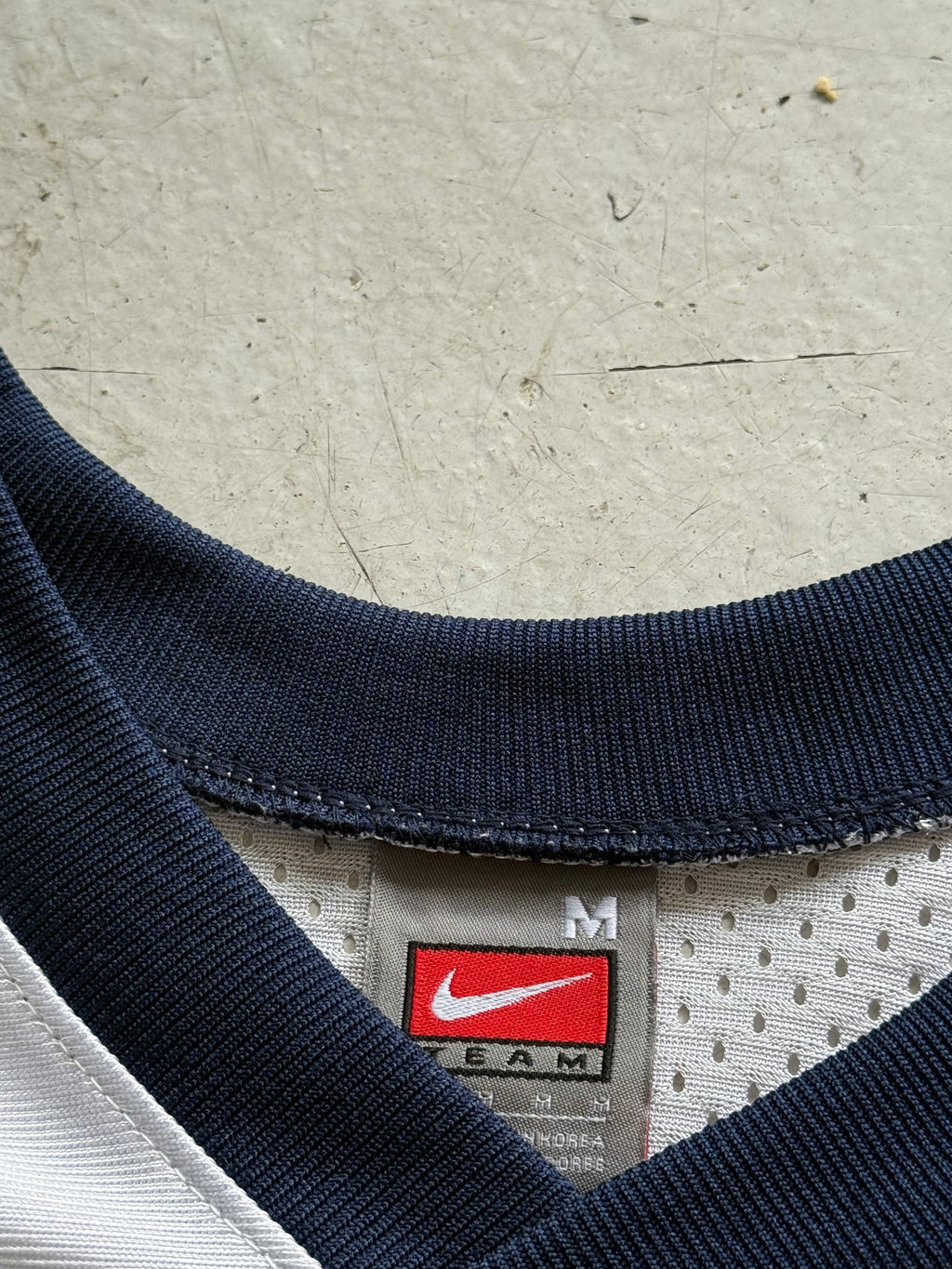 Nike Team | football jersey nr. 86 | hvid/navy/gul | M - Re:Junk Vintage