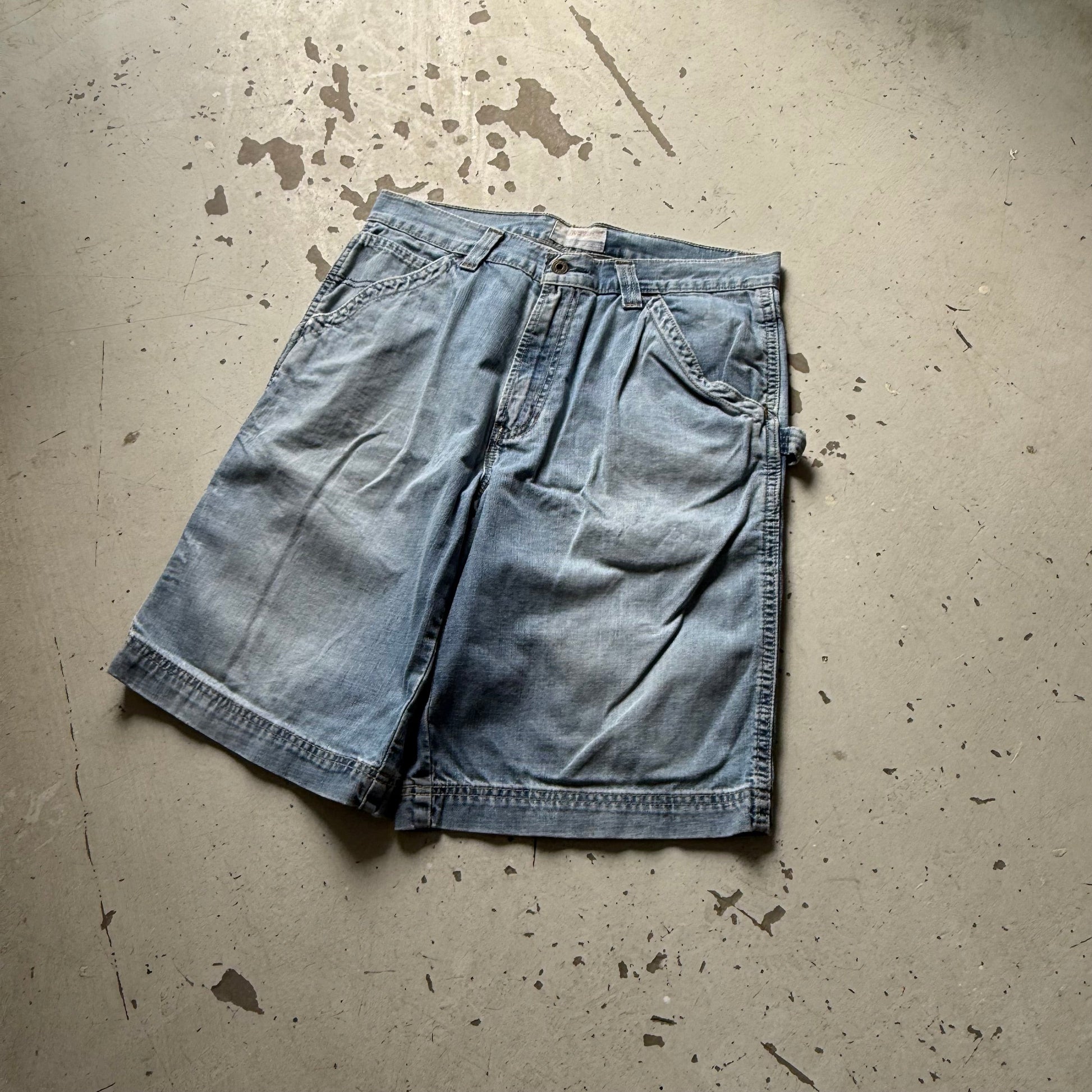 Old Navy carpenter jorts | lyseblå | W33 - Re:Junk Vintage