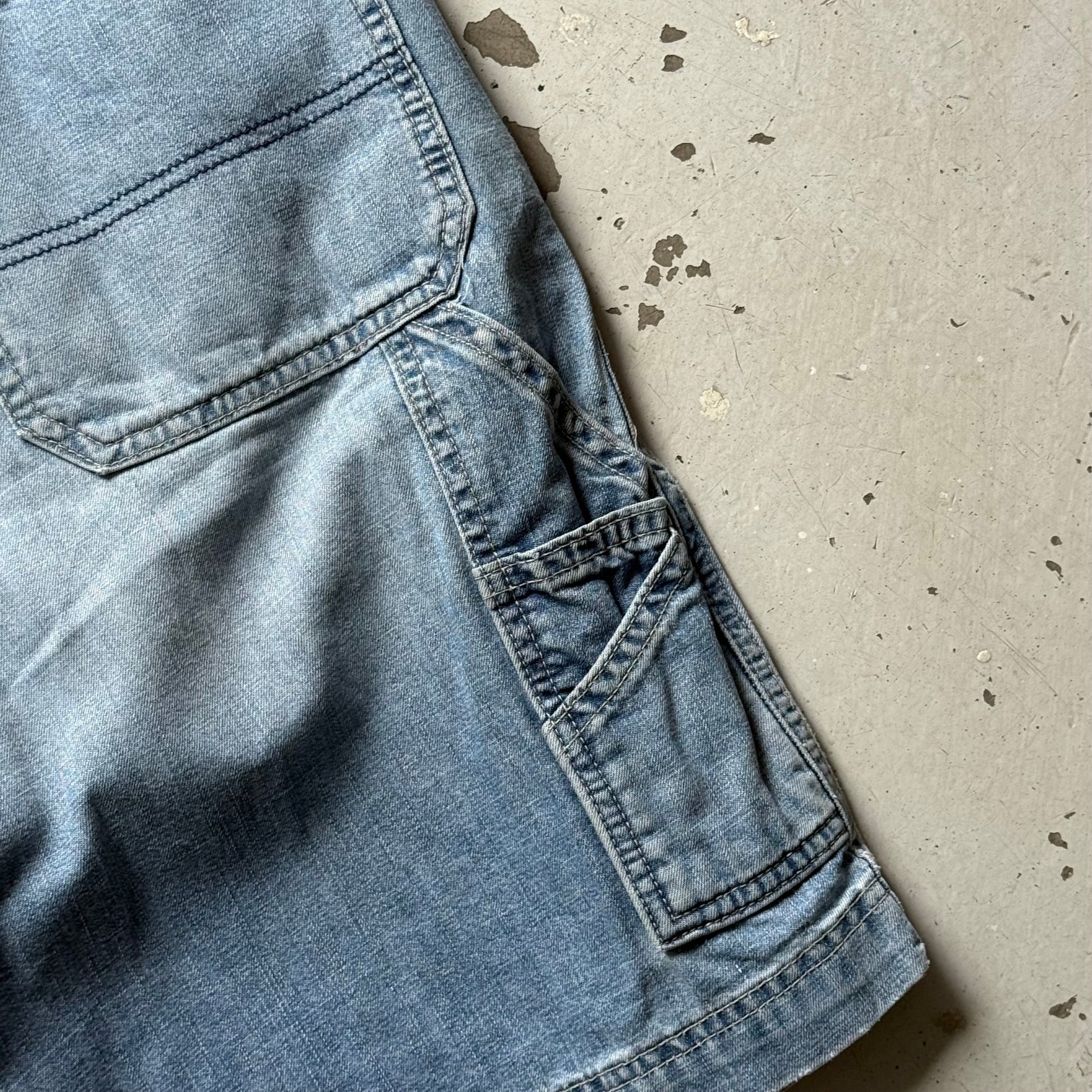 Old Navy carpenter jorts | lyseblå | W33 - Re:Junk Vintage