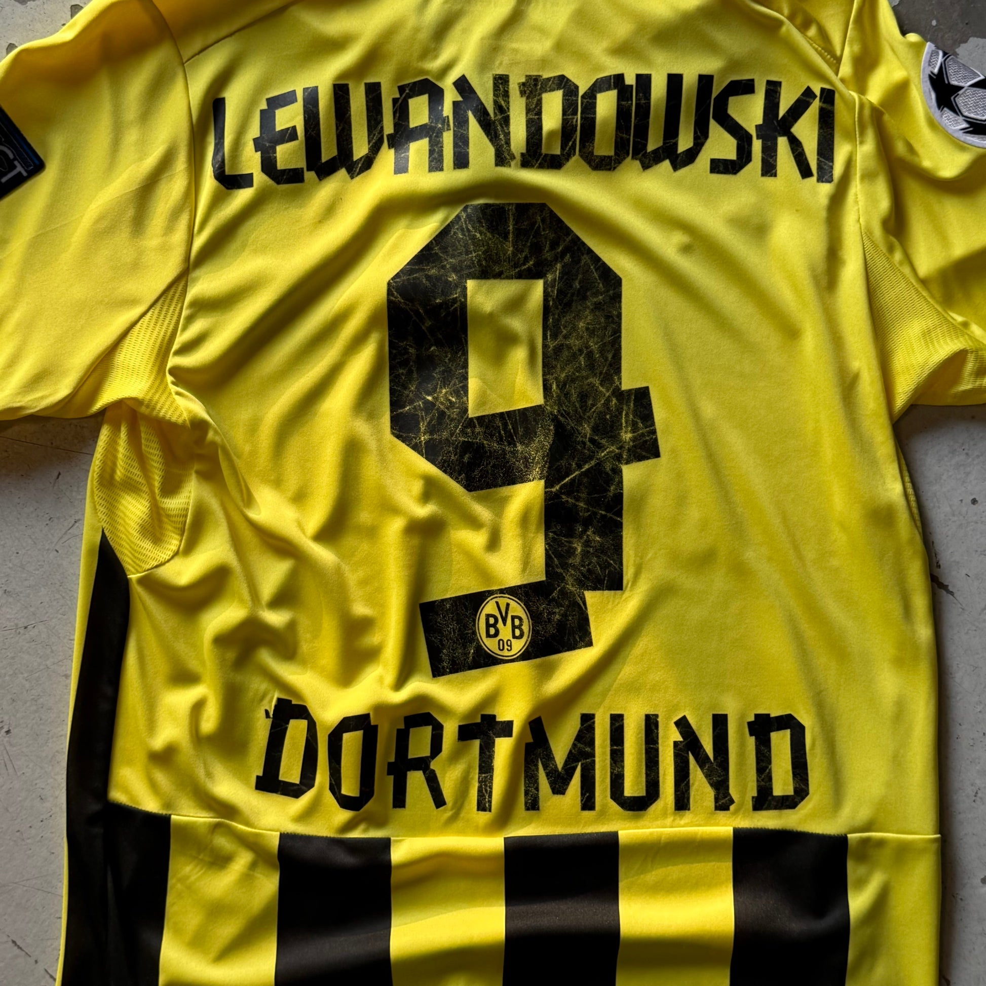 Puma Borussia Dortmund Lewandowski 9 | Fodboldtrøje | Gul/Sort | M - Re:Junk Vintage