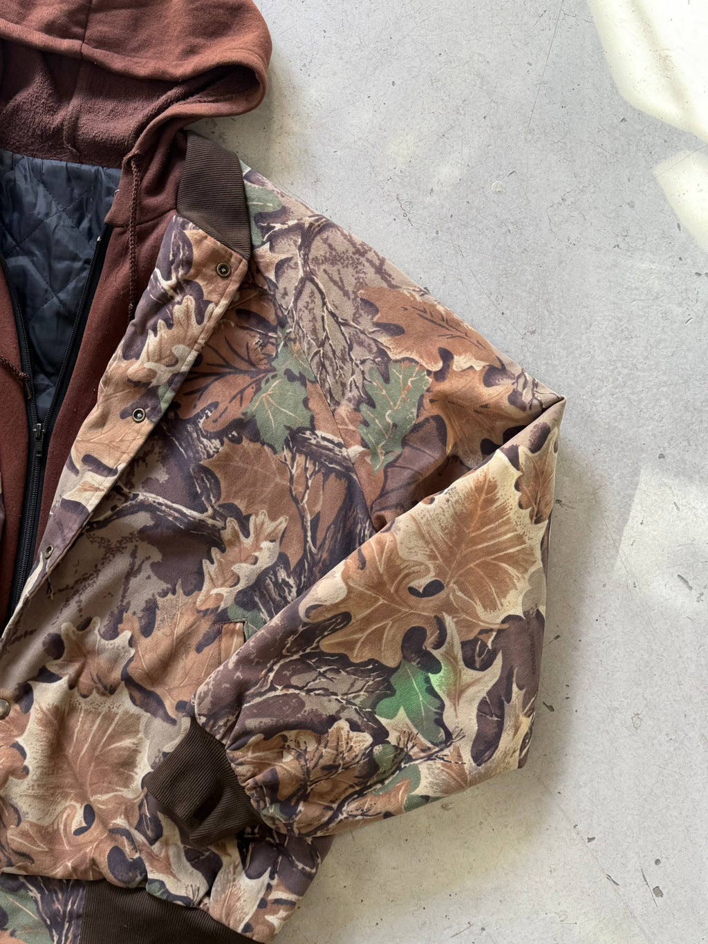 Real Tree Camo Jakke m. Brun Hætte (Str. M) - Re:Junk Vintage