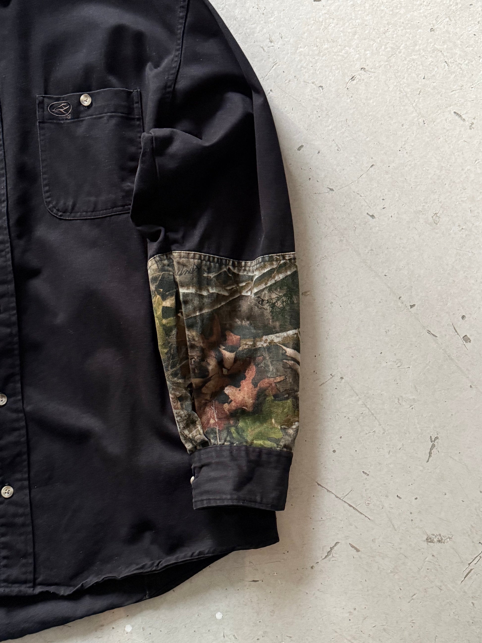 Real Tree skjorte – sort med camo - Re:Junk Vintage