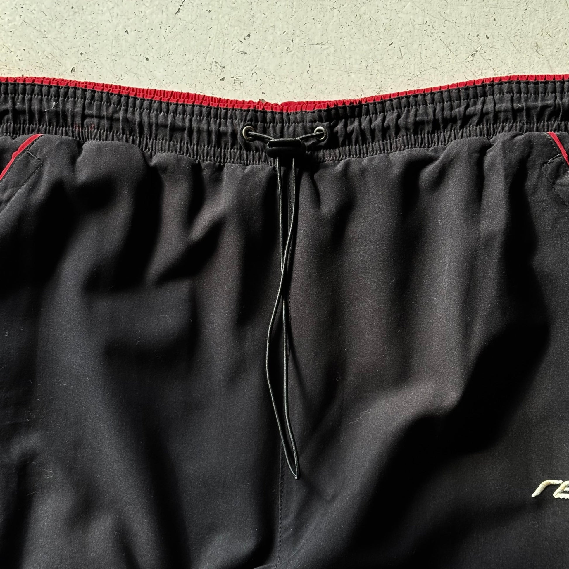Reebok | Liverpool trackpants | sort/rød | L - Re:Junk Vintage