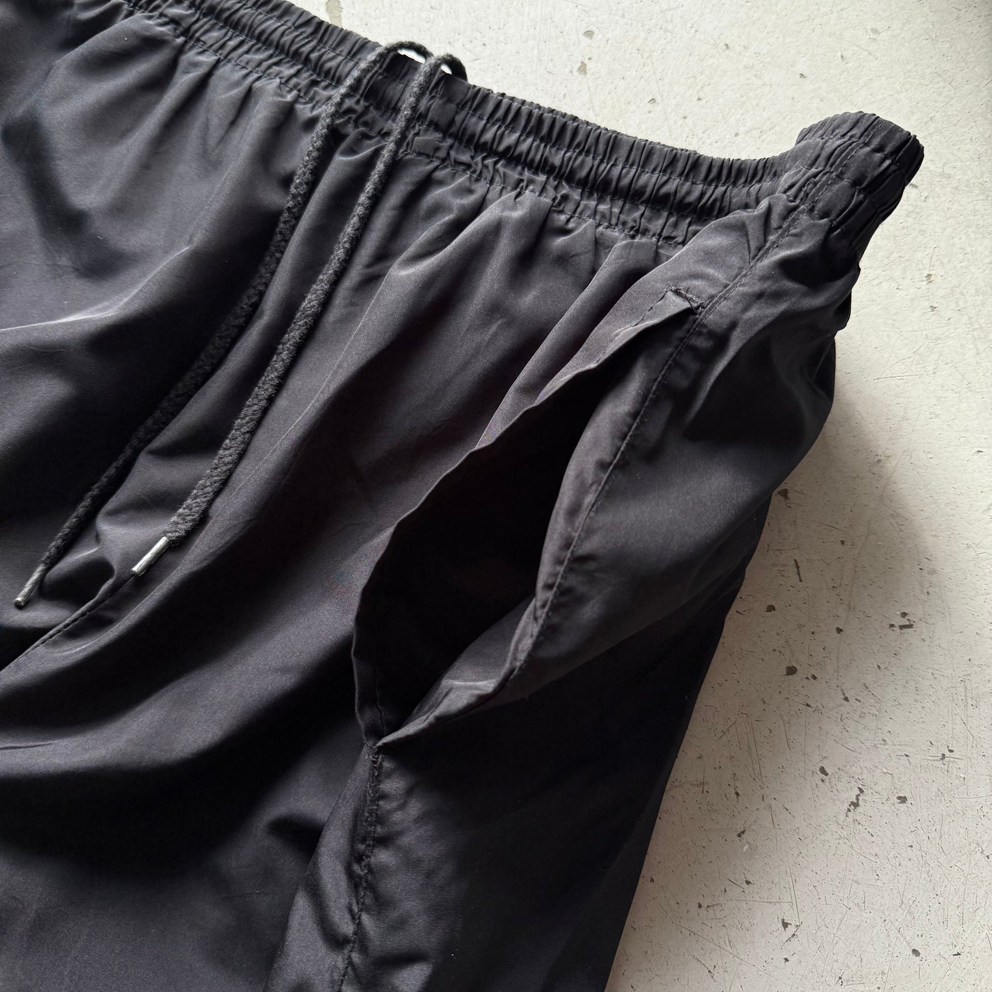 Reebok | trackpants | sort | L - Re:Junk Vintage