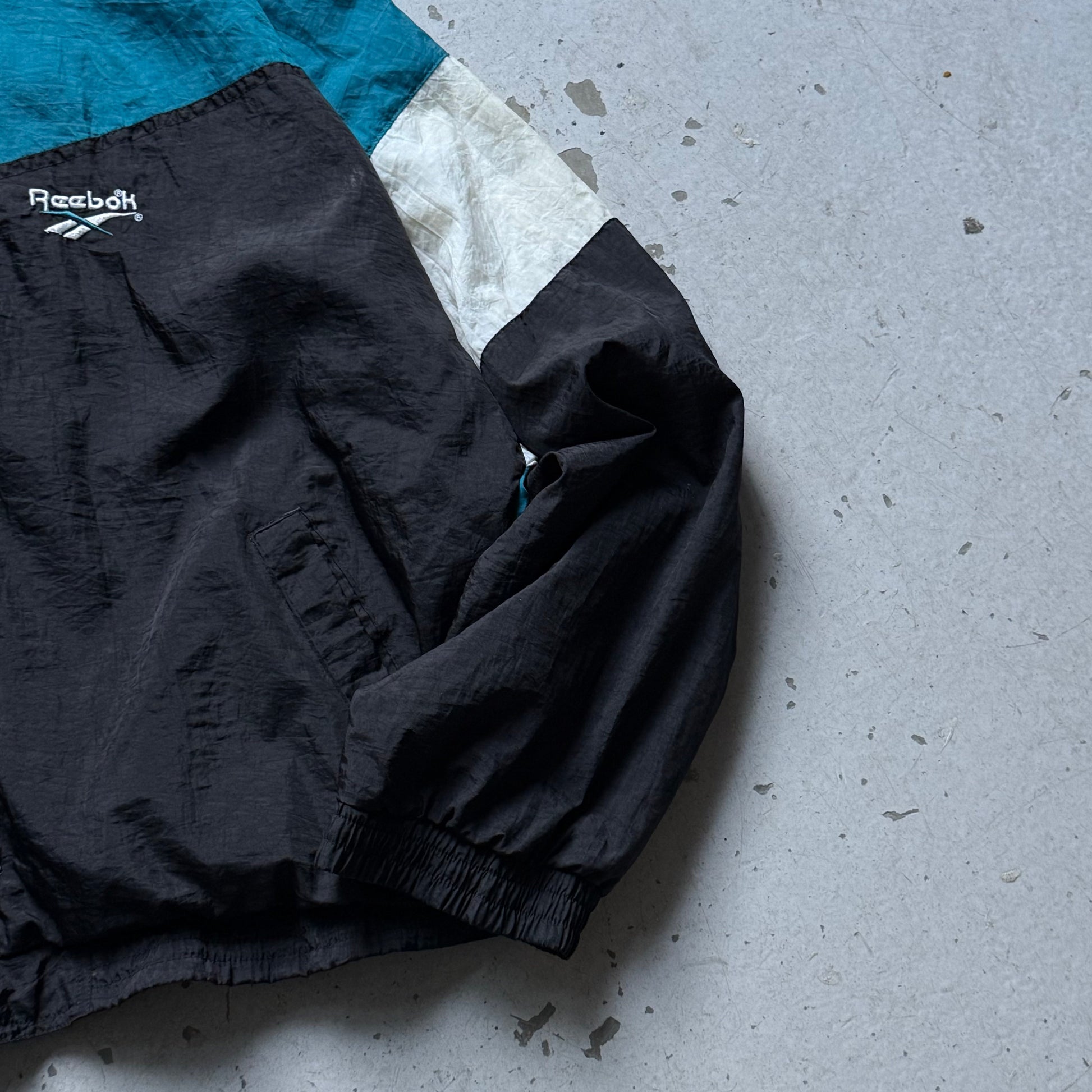 Reebok Vintage Track Jacket Sort/Blå/Hvid (L) – 90’er Windbreaker - Re:Junk Vintage