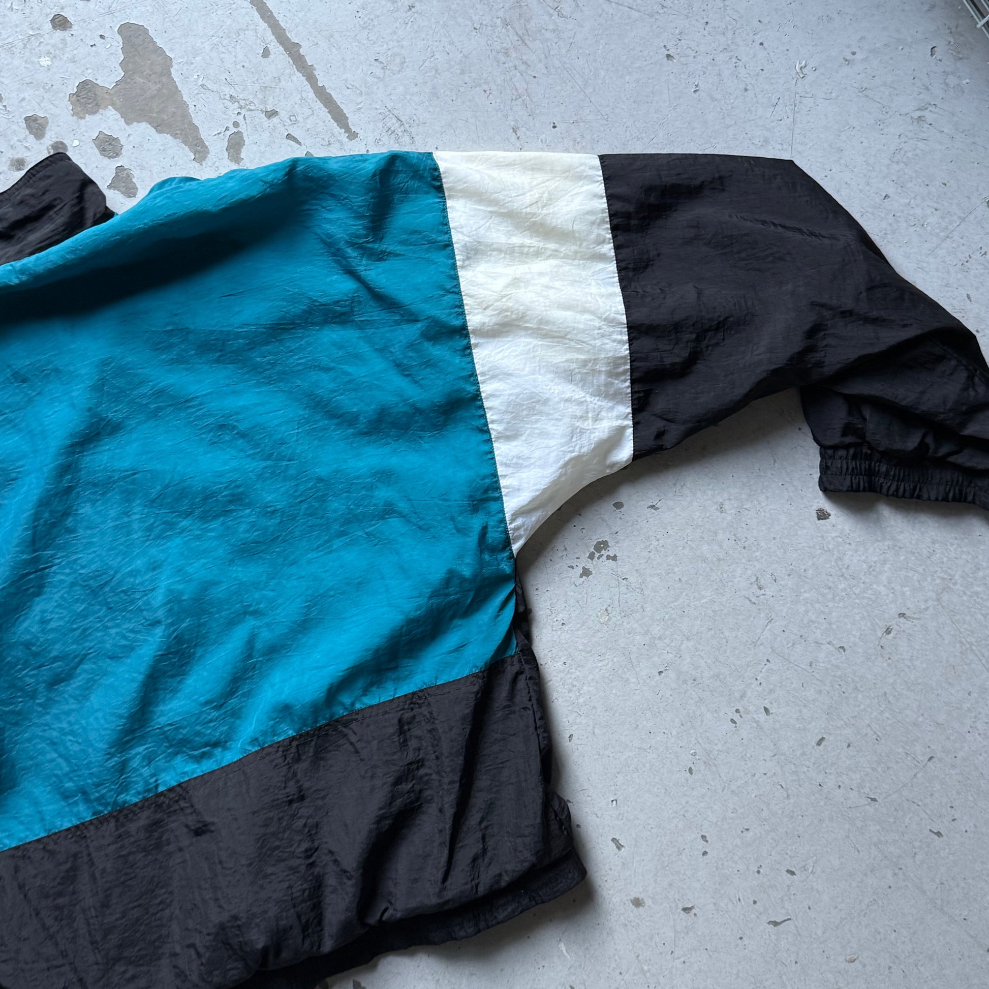 Reebok Vintage Track Jacket Sort/Blå/Hvid (L) – 90’er Windbreaker - Re:Junk Vintage