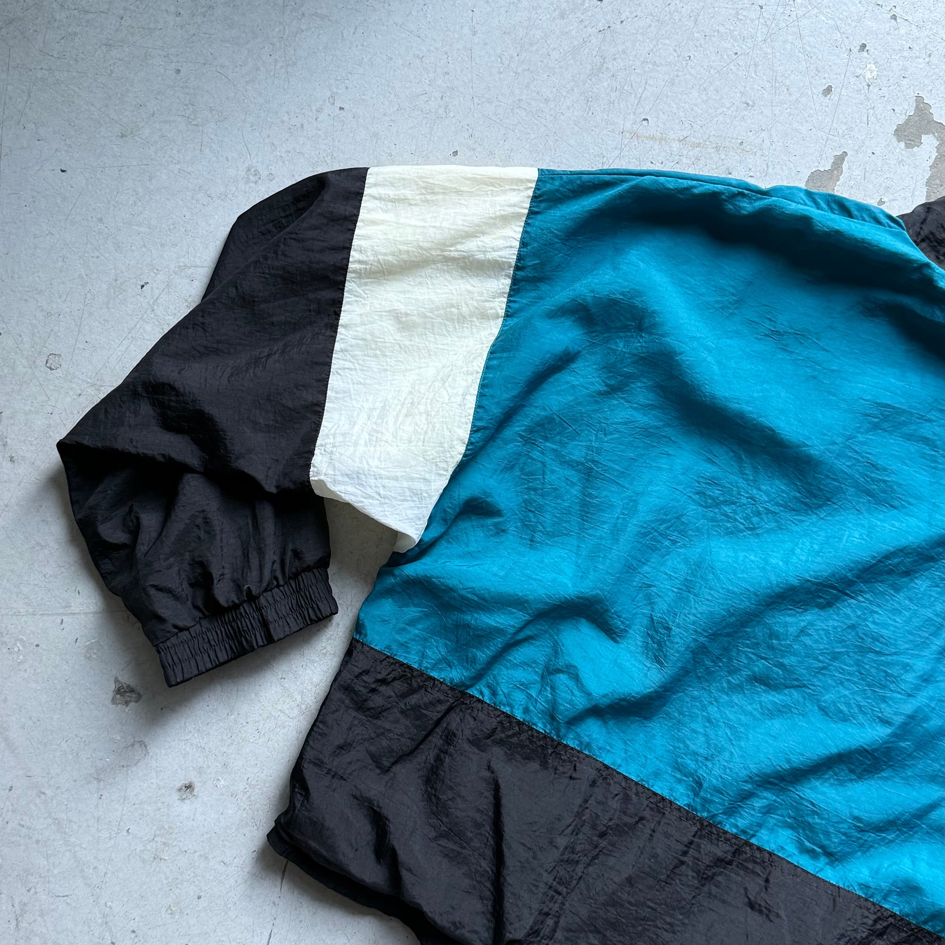 Reebok Vintage Track Jacket Sort/Blå/Hvid (L) – 90’er Windbreaker - Re:Junk Vintage