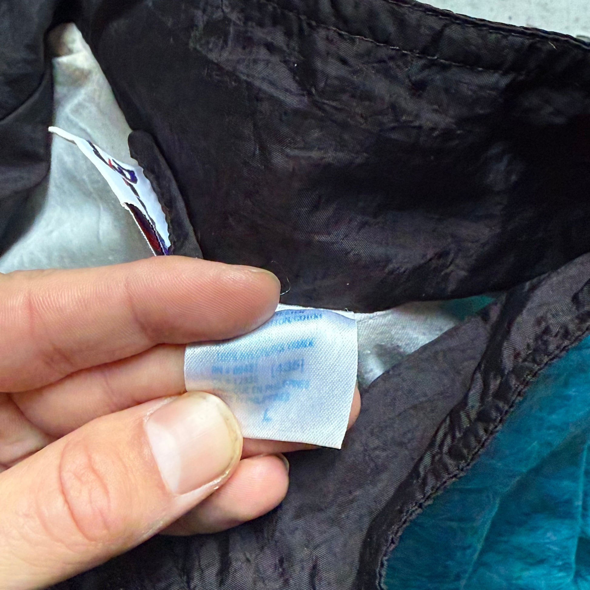 Reebok Vintage Track Jacket Sort/Blå/Hvid (L) – 90’er Windbreaker - Re:Junk Vintage