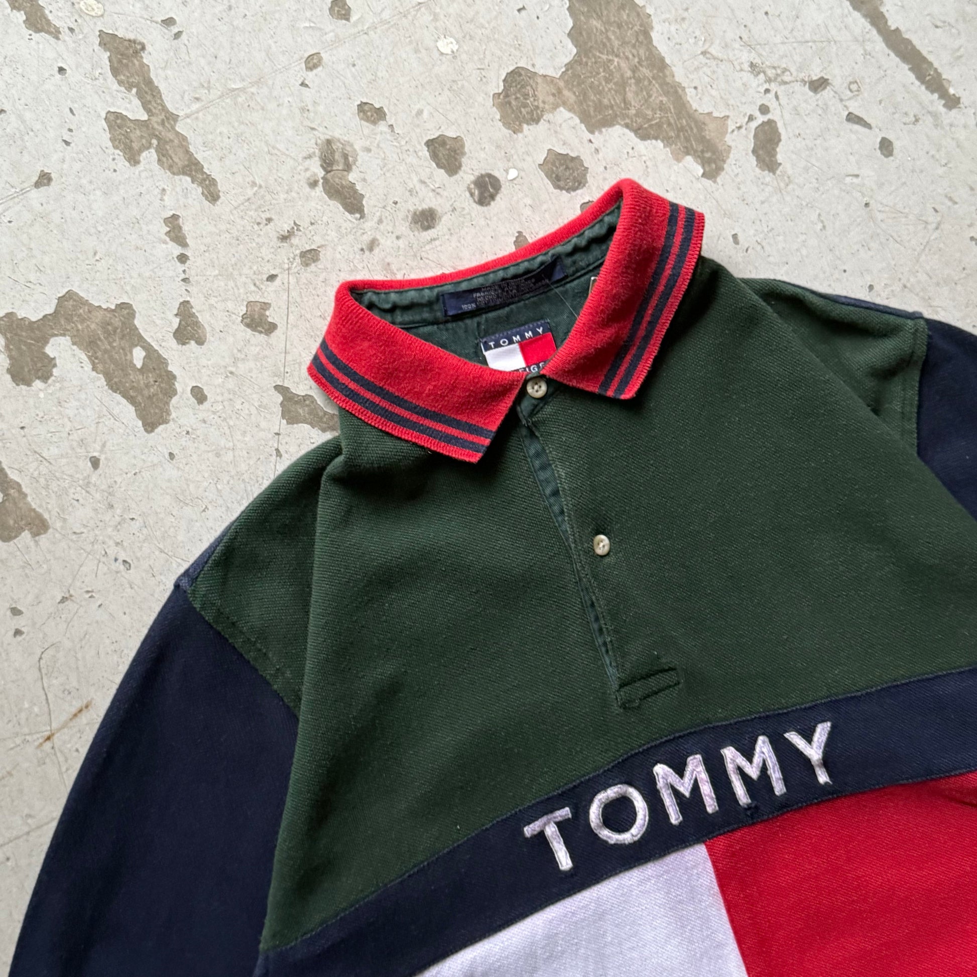 Tommy Hilfiger rugby polo vintage langærmet – navy/grøn/rød – S/M - Re:Junk Vintage