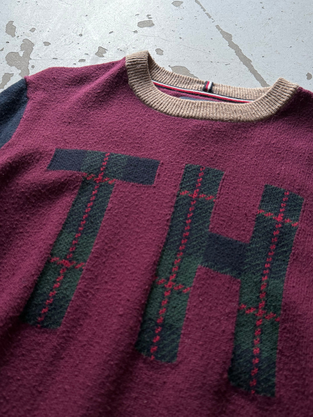 Tommy Hilfiger | Striktrøje | Rød / Navy | Medium - Re:Junk Vintage