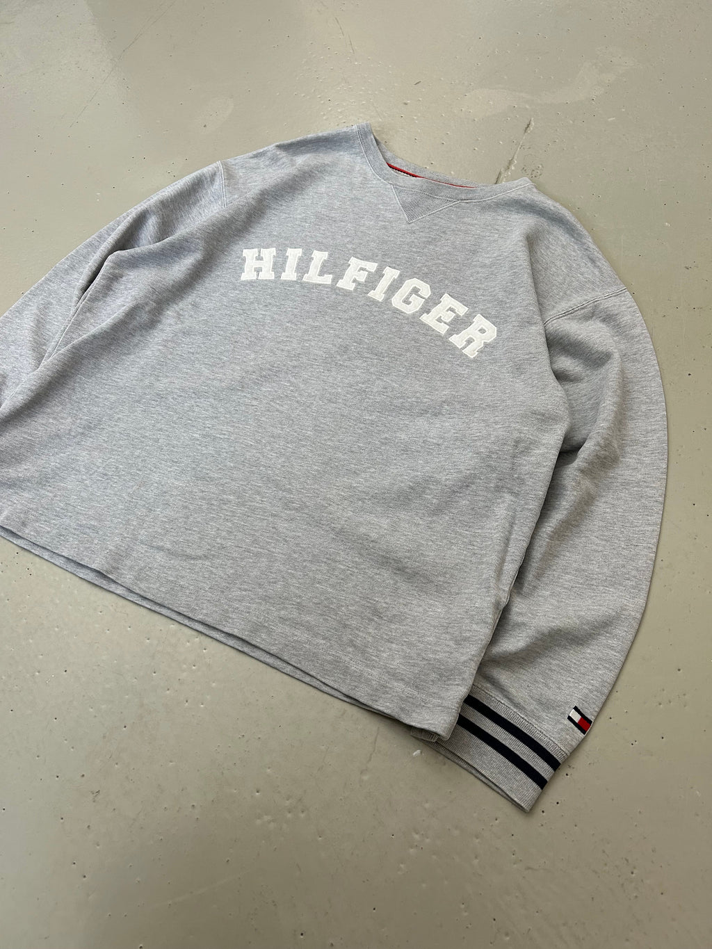 Tommy Hilfiger Sweatshirt - Re:Junk Vintage