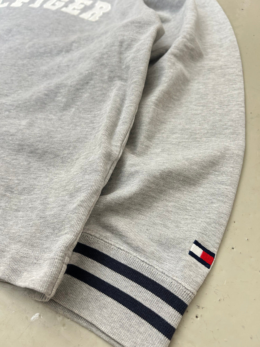 Tommy Hilfiger Sweatshirt - Re:Junk Vintage