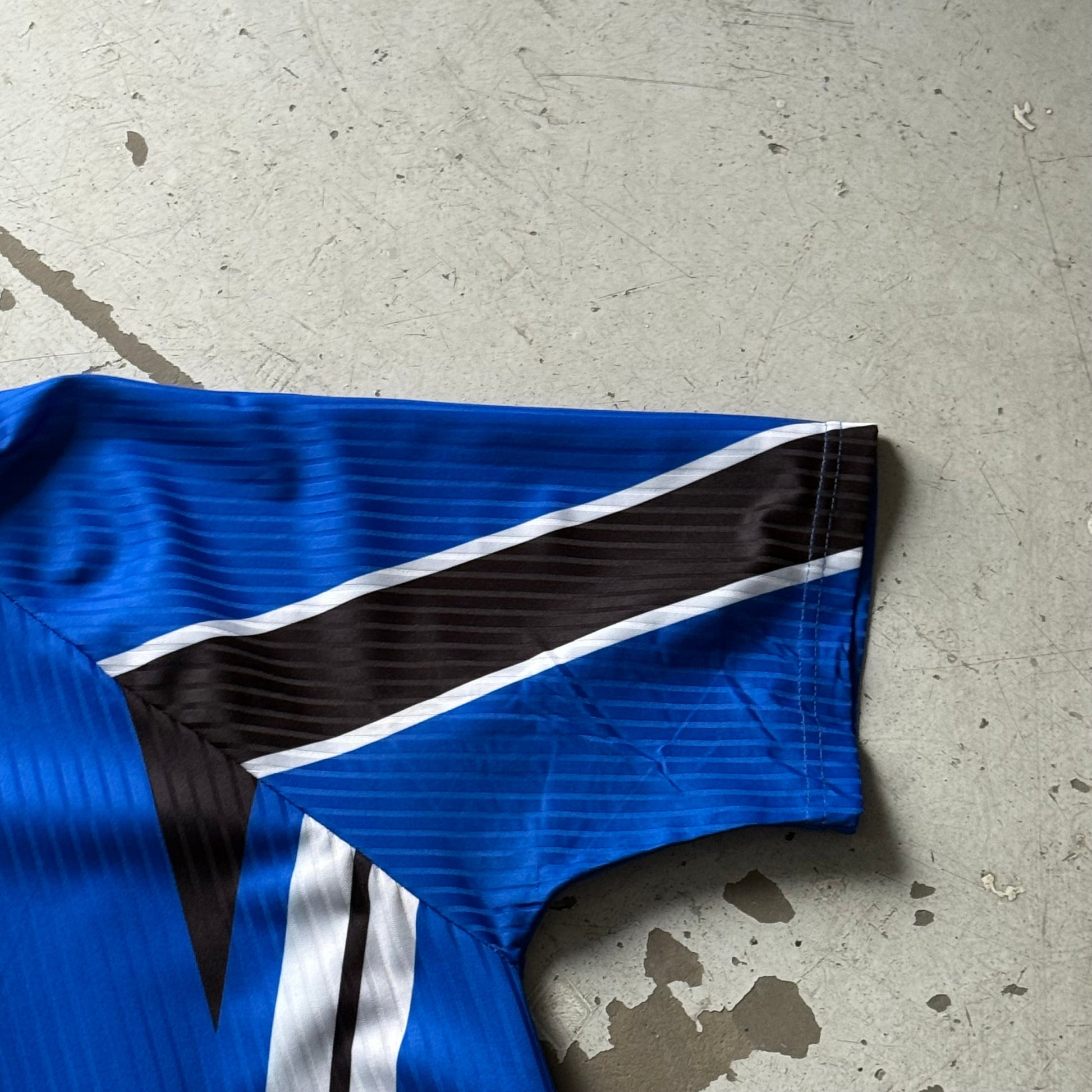 Umbro Manchester United vintage fodboldtrøje blå Solskjær 20 L - Re:Junk Vintage