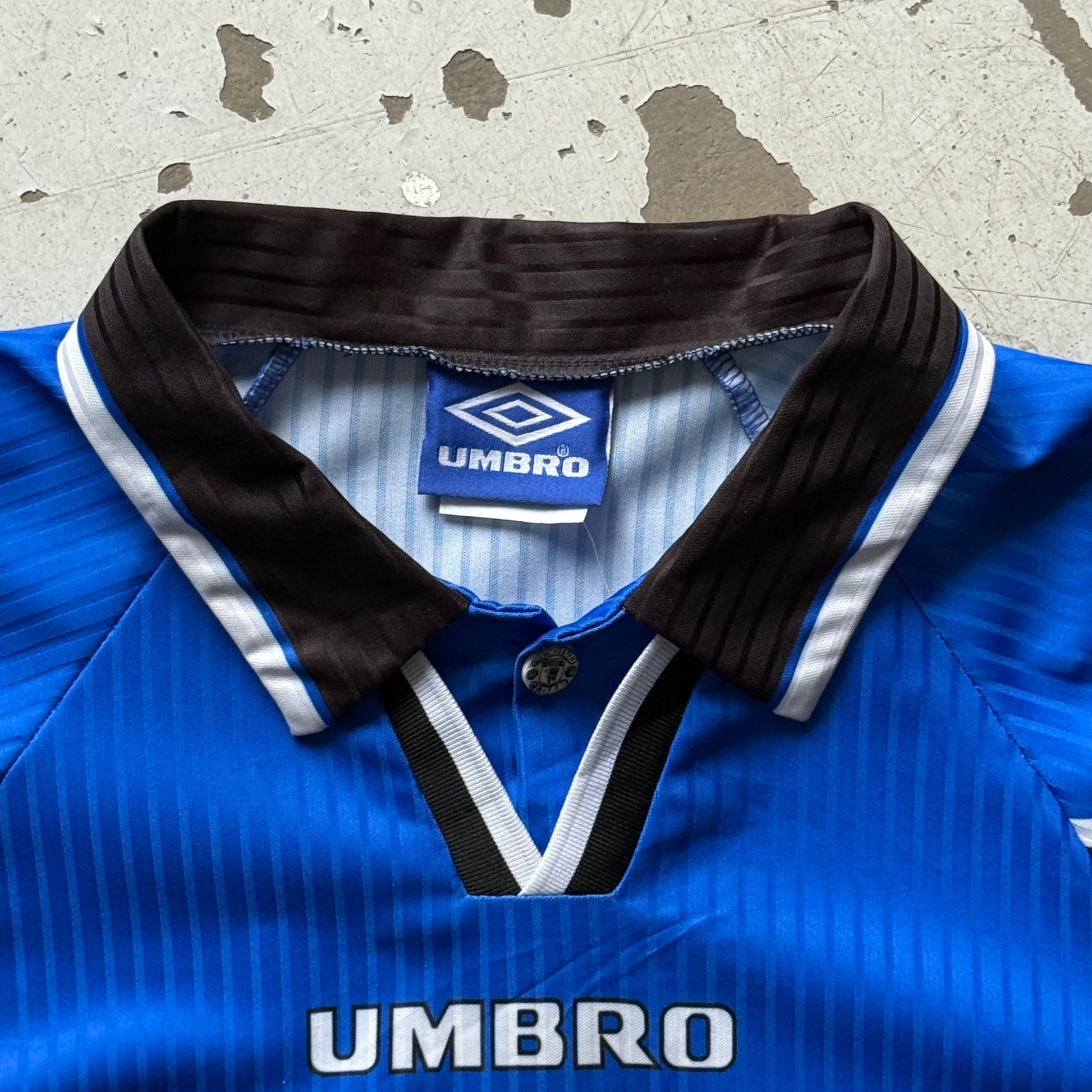 Umbro Manchester United vintage fodboldtrøje blå Solskjær 20 L - Re:Junk Vintage