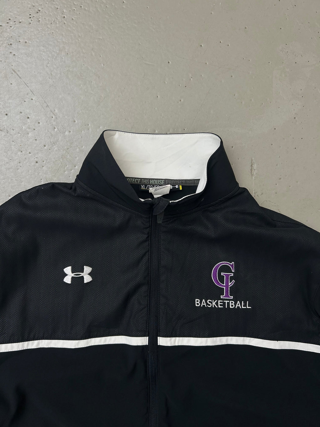 Under Armour Trackjacket - XL - Re:Junk Vintage