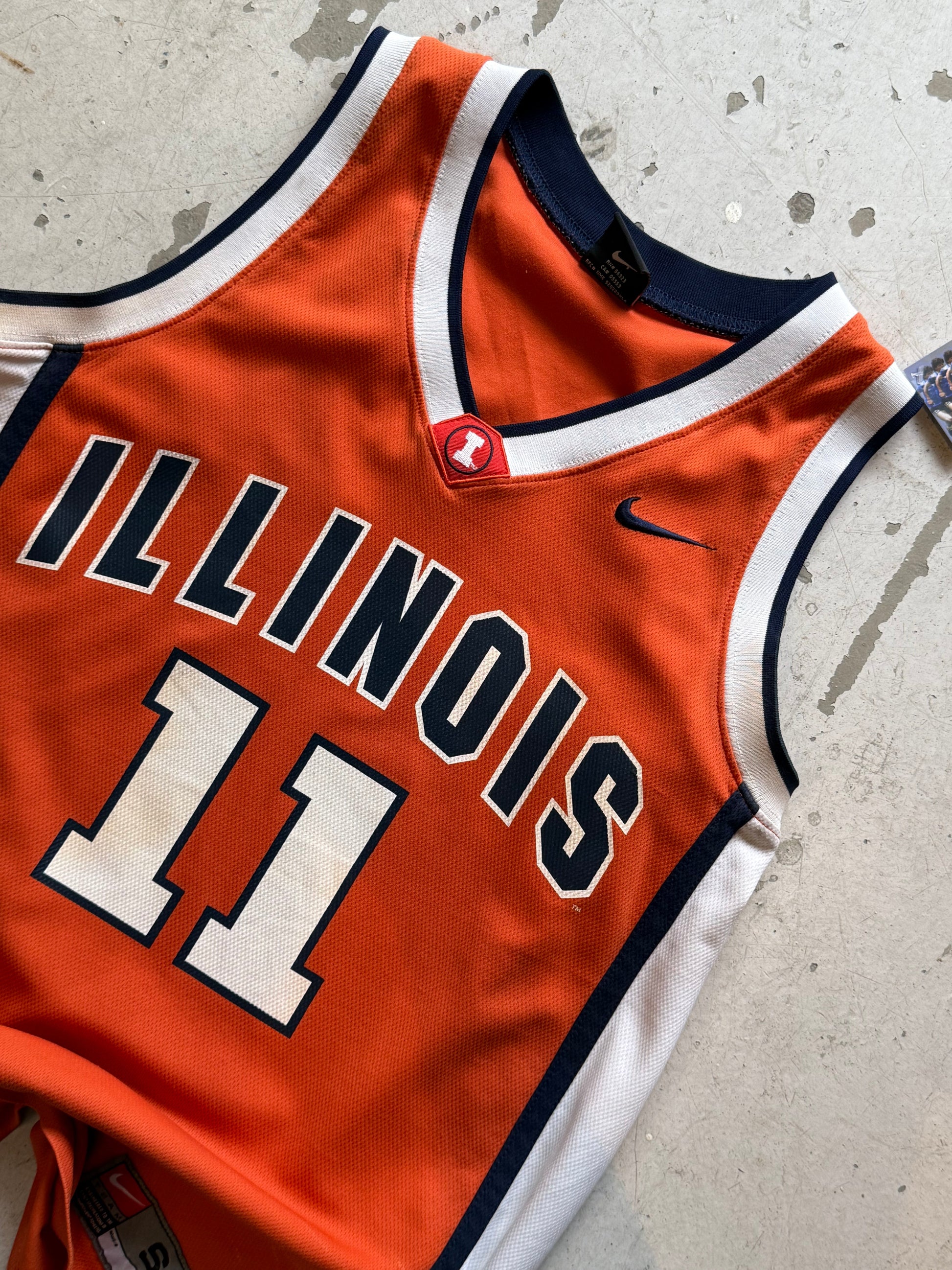 University of Illinois vintage College basketballtrøje – Small - Re:Junk Vintage