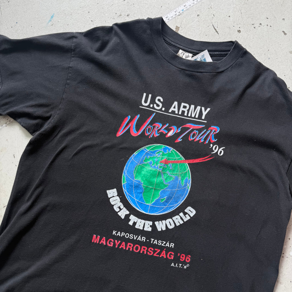 U.S. Army World Tour ’96 | graphic t-shirt | sort | L - Re:Junk Vintage