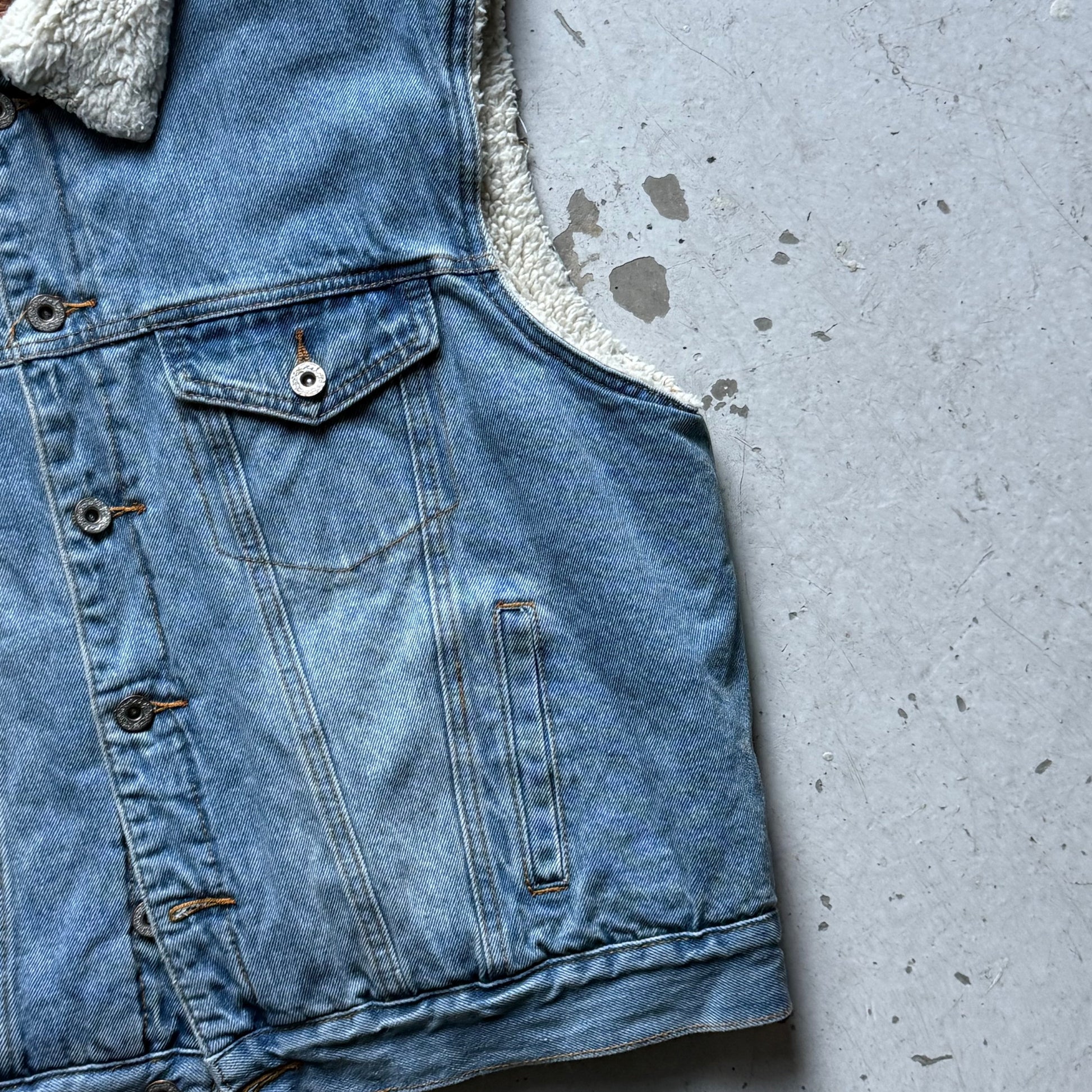 Vintage Denim Sherpa Vest – Lyseblå (M) - Re:Junk Vintage