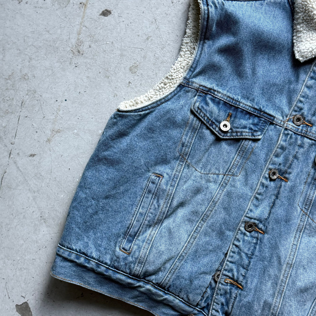 Vintage Denim Sherpa Vest – Lyseblå (M) - Re:Junk Vintage