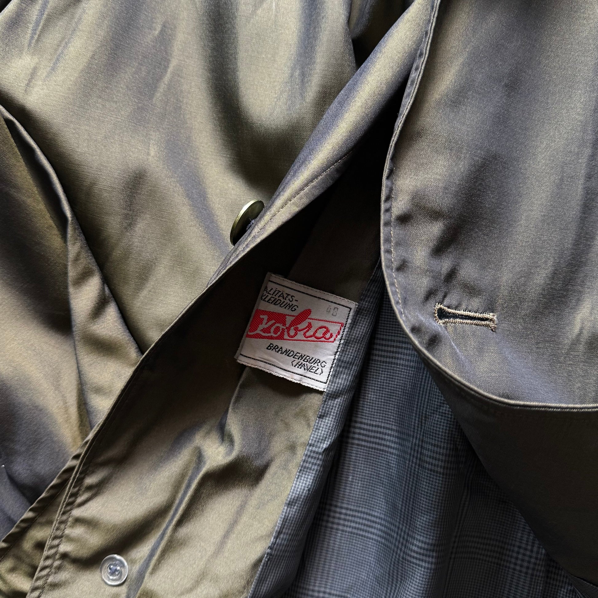 Vintage Kobra Trenchcoat – Armygrøn Letvægtsjakke - Re:Junk Vintage