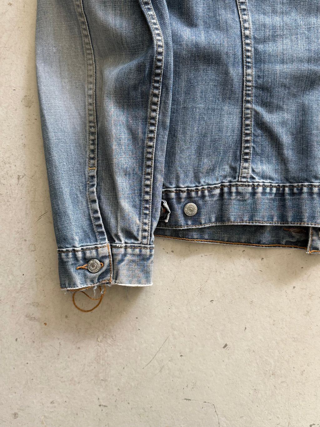 Vintage Levi’s Denim Jacket – Faded Blue Trucker Style - Re:Junk Vintage