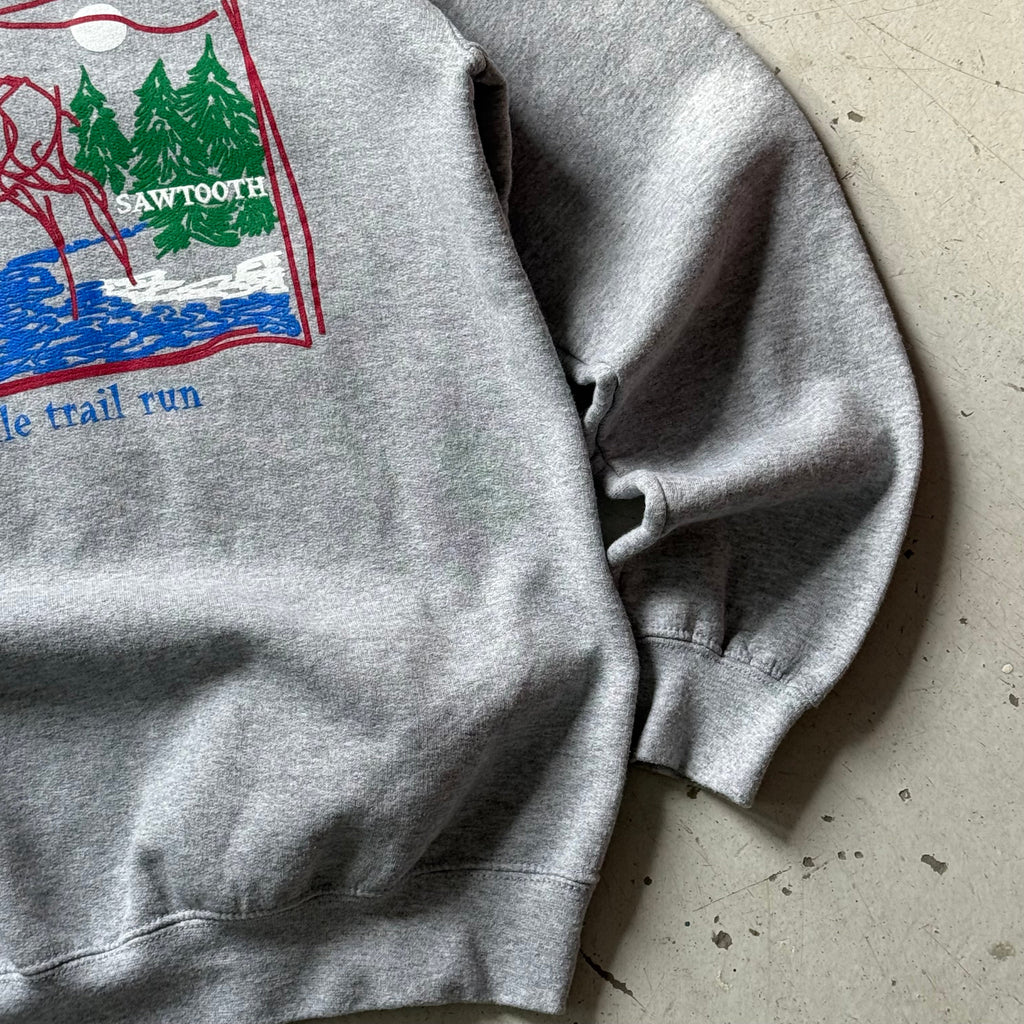 Vintage Sweatshirt | Grafisk Print | Grå | Small - Re:Junk Vintage