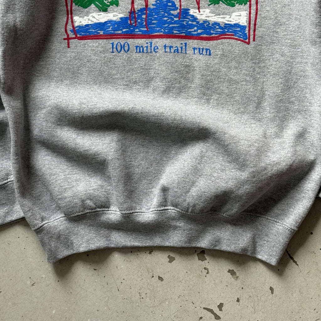 Vintage Sweatshirt | Grafisk Print | Grå | Small - Re:Junk Vintage