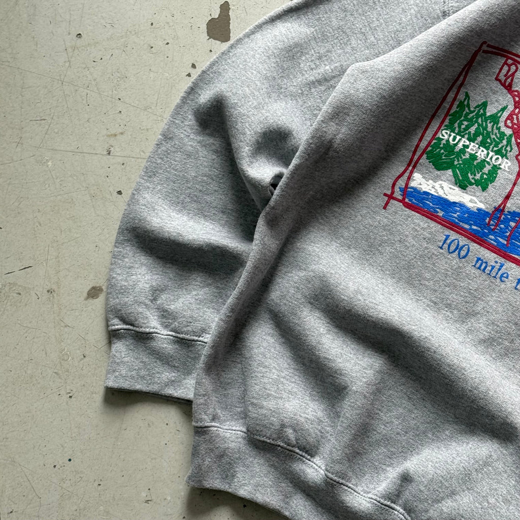 Vintage Sweatshirt | Grafisk Print | Grå | Small - Re:Junk Vintage