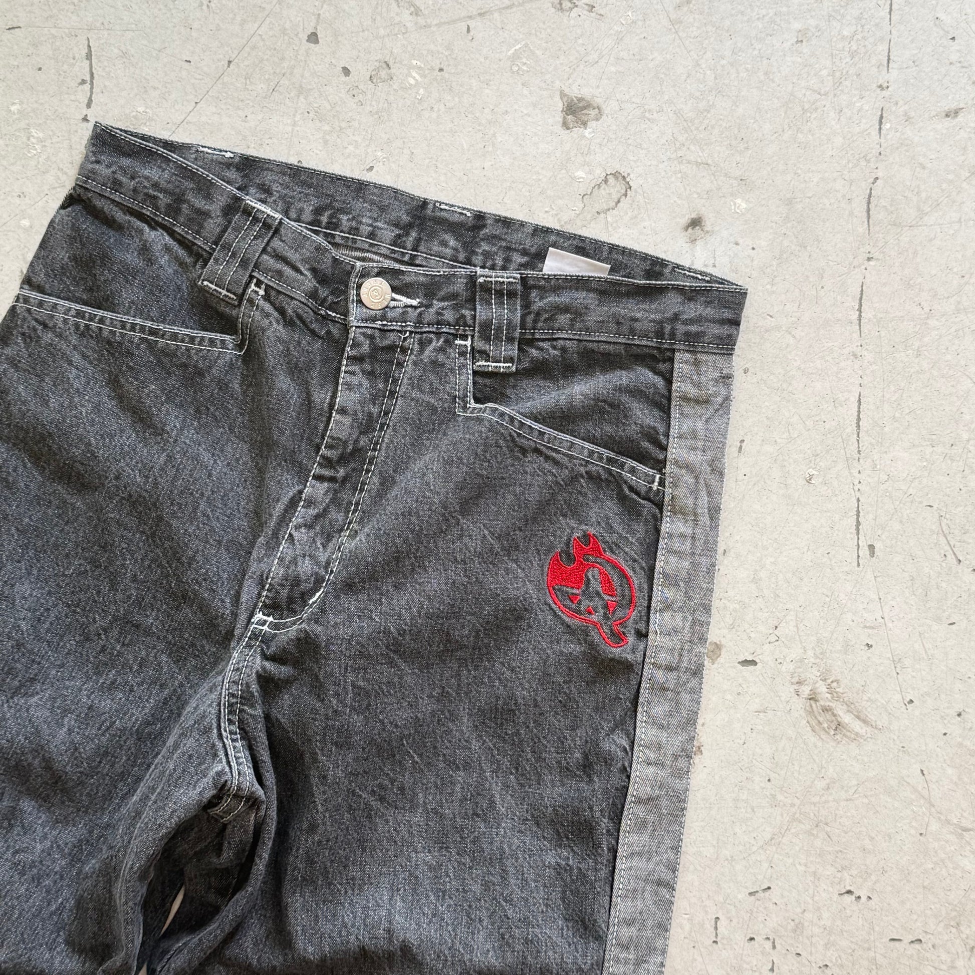 W27: Vintage denim jorts – loose fit workwear shorts - Re:Junk Vintage