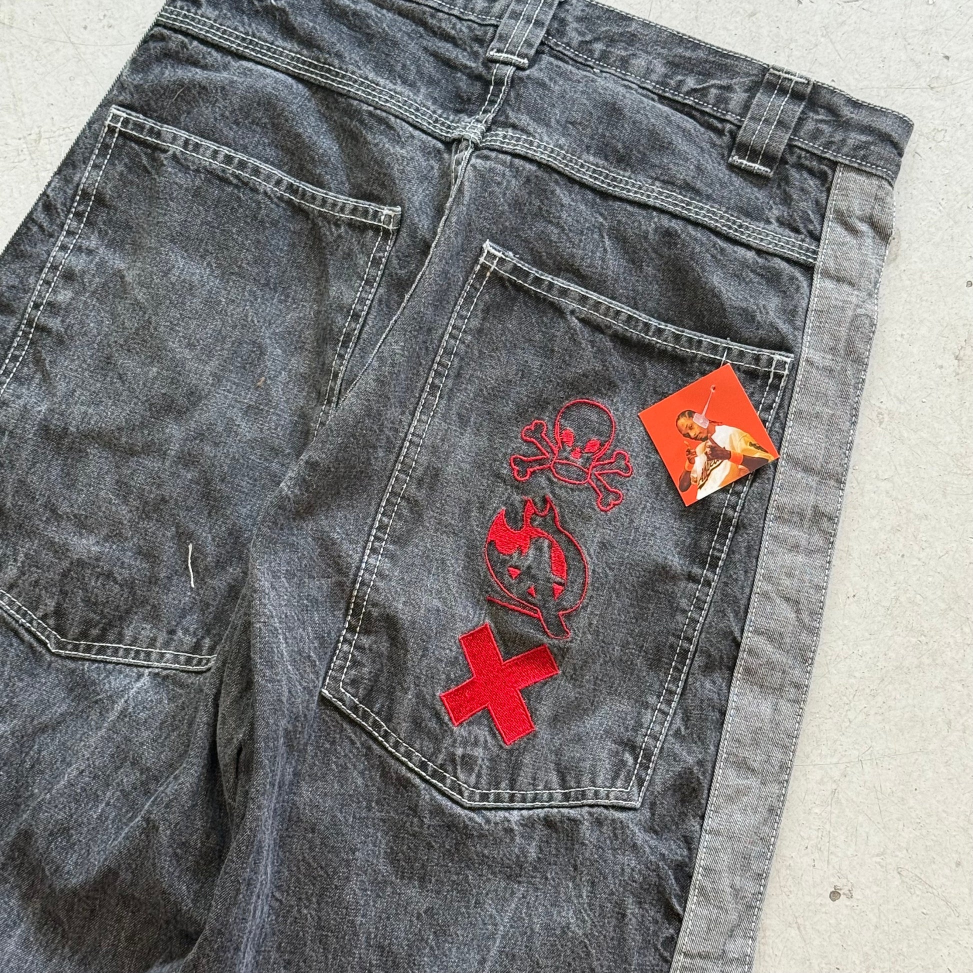 W27: Vintage denim jorts – loose fit workwear shorts - Re:Junk Vintage