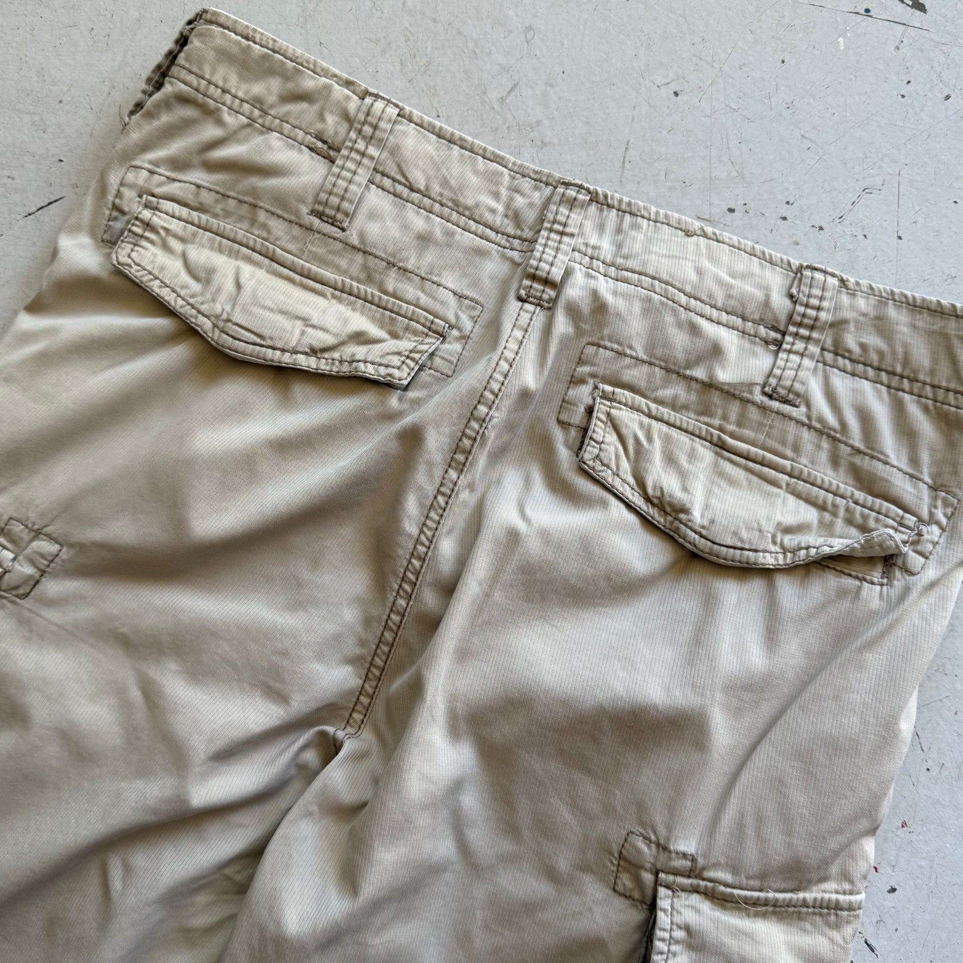 W32 | cargo shorts | Beige| - Re:Junk Vintage