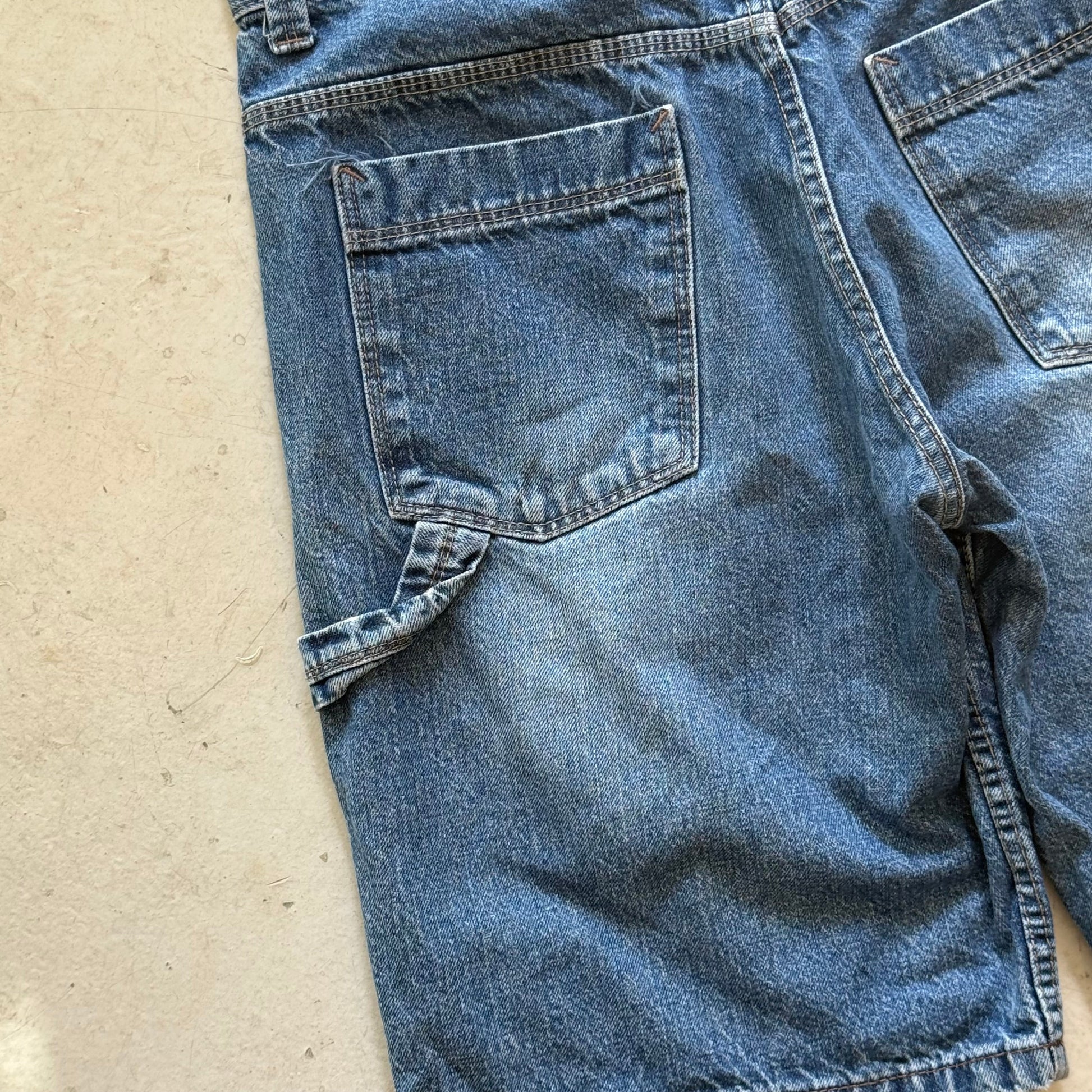 W32: Vintage denim jorts – loose fit workwear shorts - Re:Junk Vintage