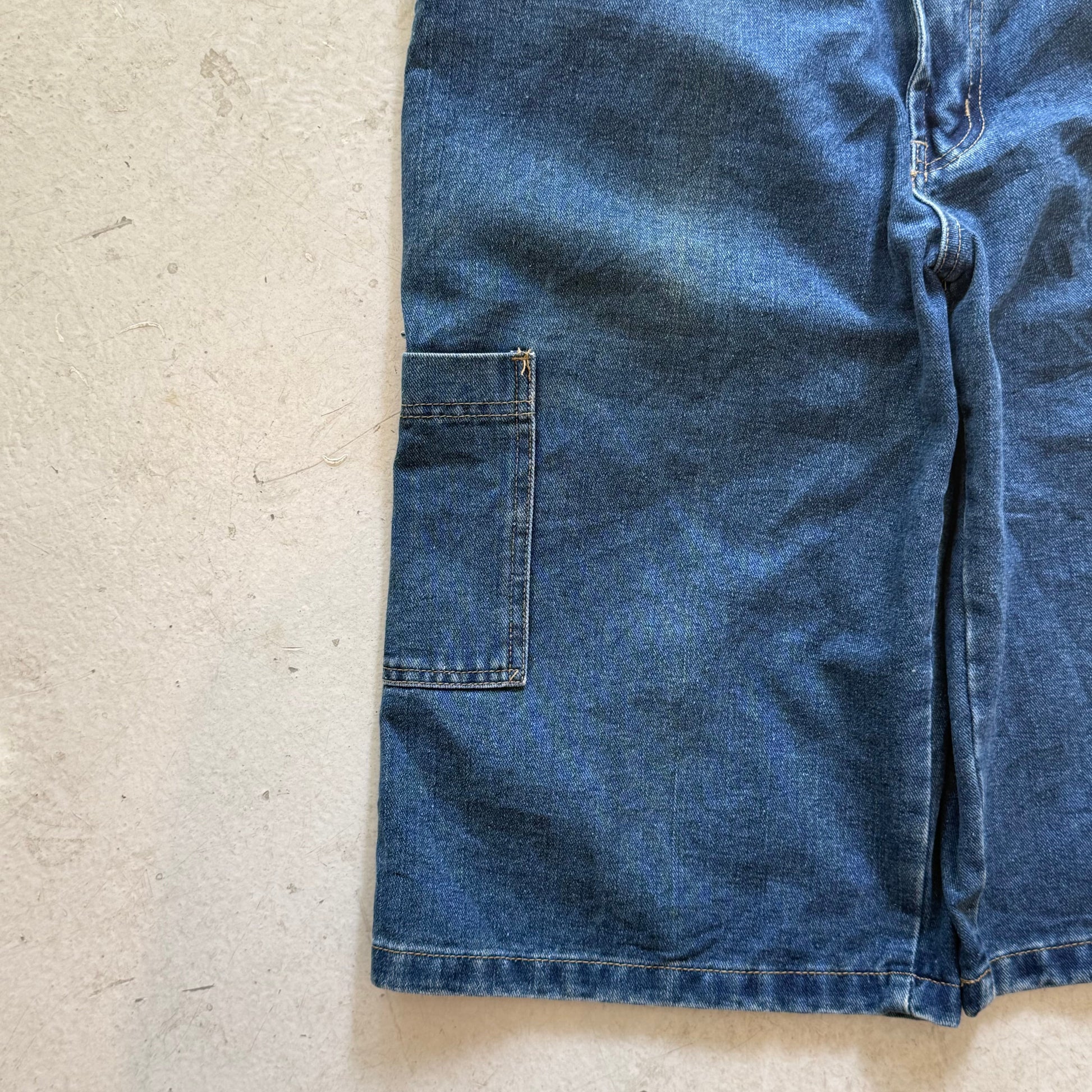 W32: Vintage denim jorts – loose fit workwear shorts - Re:Junk Vintage