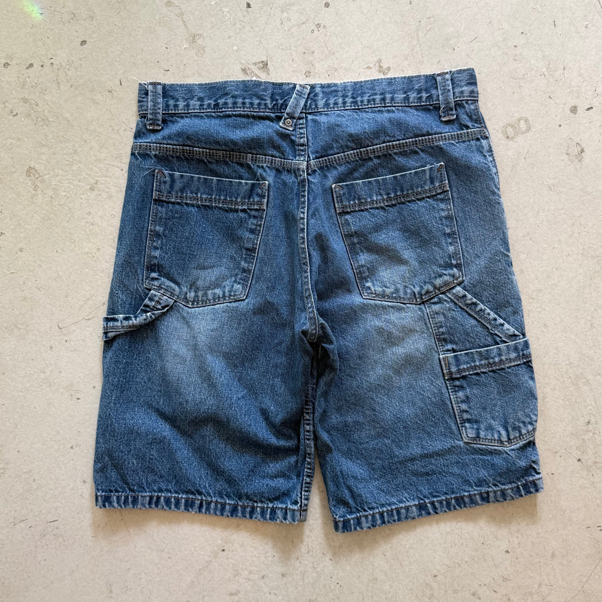 W32: Vintage denim jorts – loose fit workwear shorts - Re:Junk Vintage
