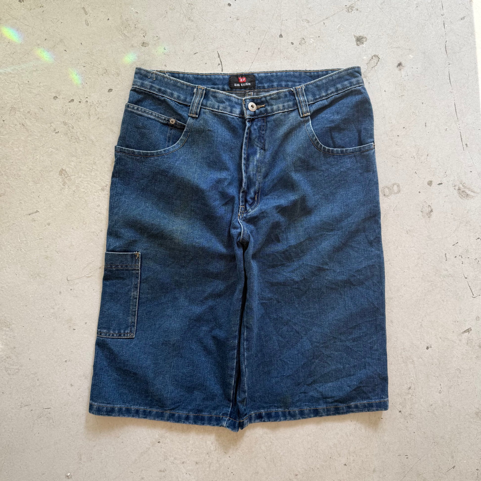 W32: Vintage denim jorts – loose fit workwear shorts - Re:Junk Vintage
