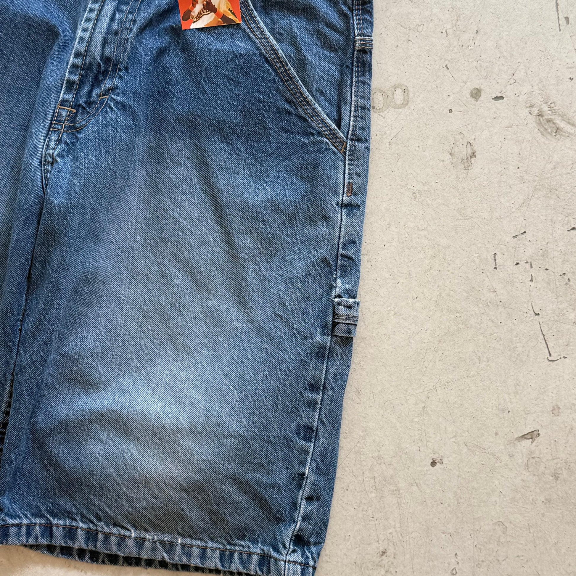 W32: Vintage denim jorts – loose fit workwear shorts - Re:Junk Vintage