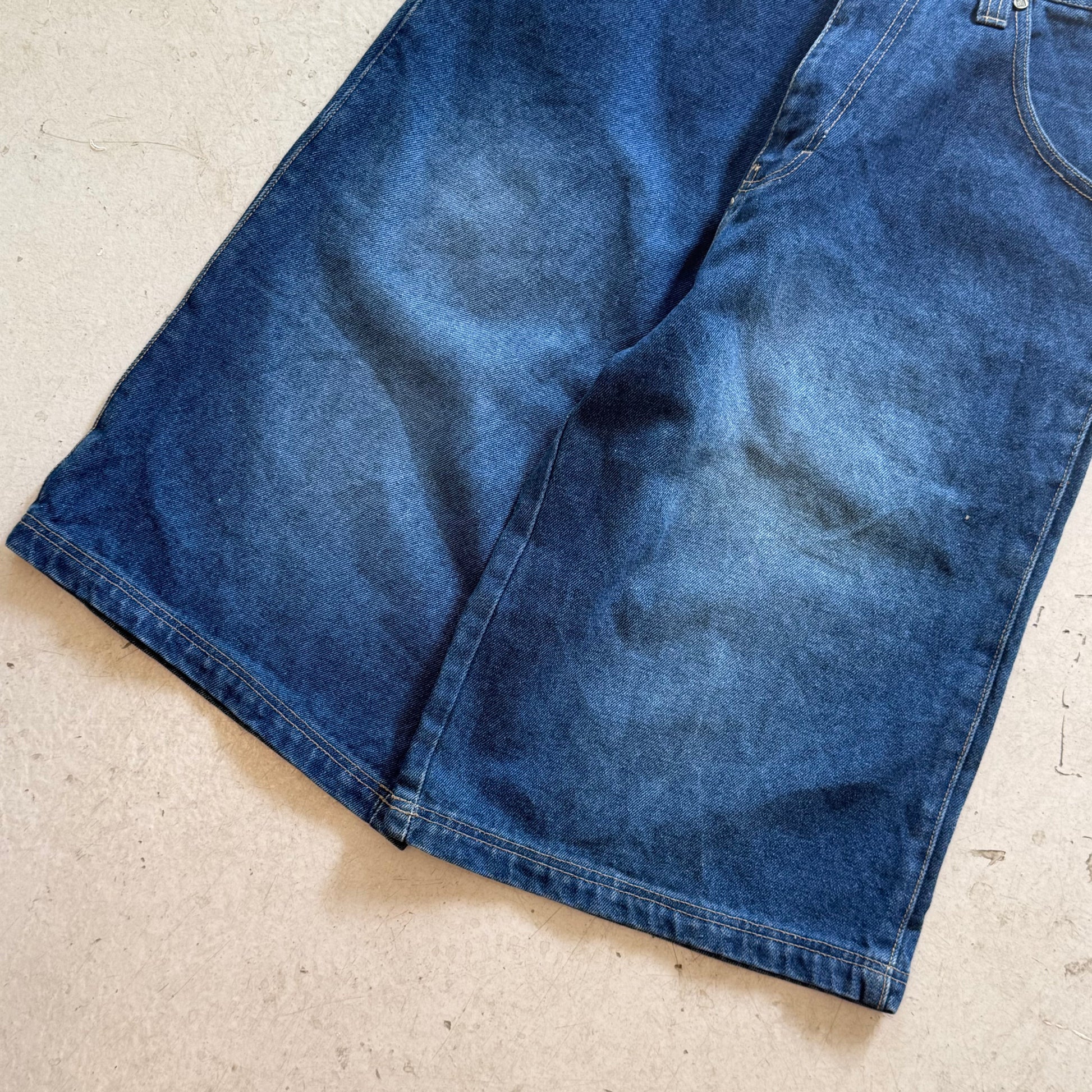 W32: Vintage denim jorts – loose fit workwear shorts - Re:Junk Vintage
