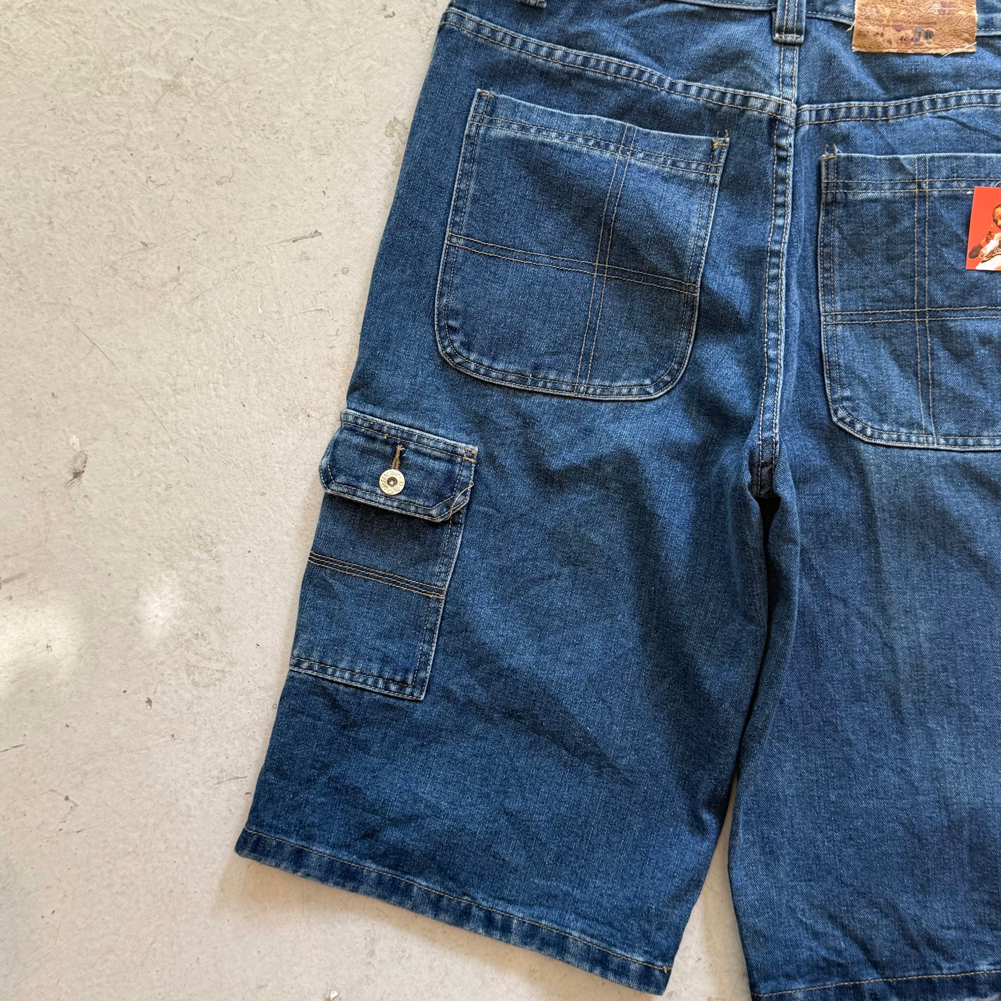 W32: Vintage denim jorts – loose fit workwear shorts - Re:Junk Vintage