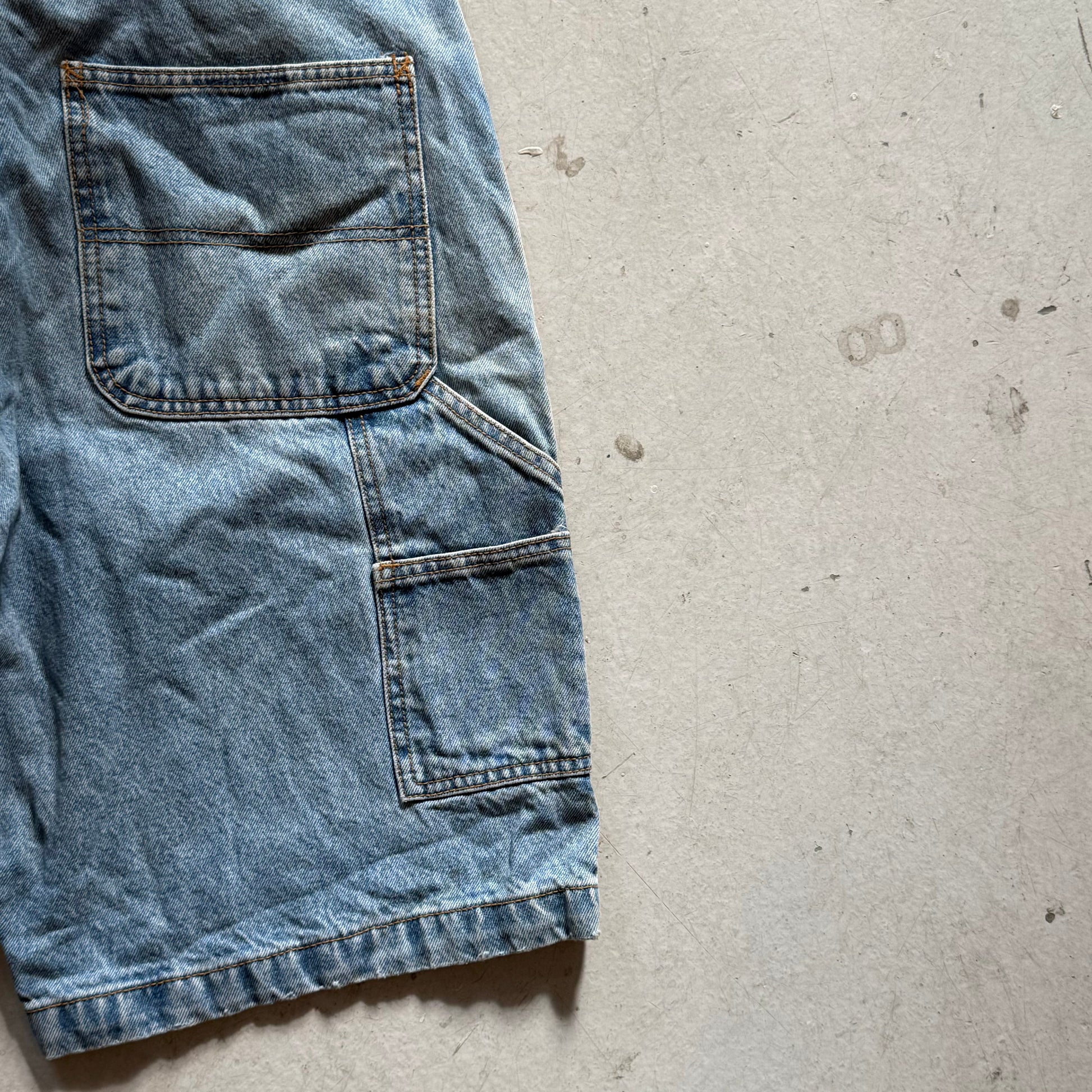 W33: Vintage denim jorts – loose fit workwear shorts - Re:Junk Vintage