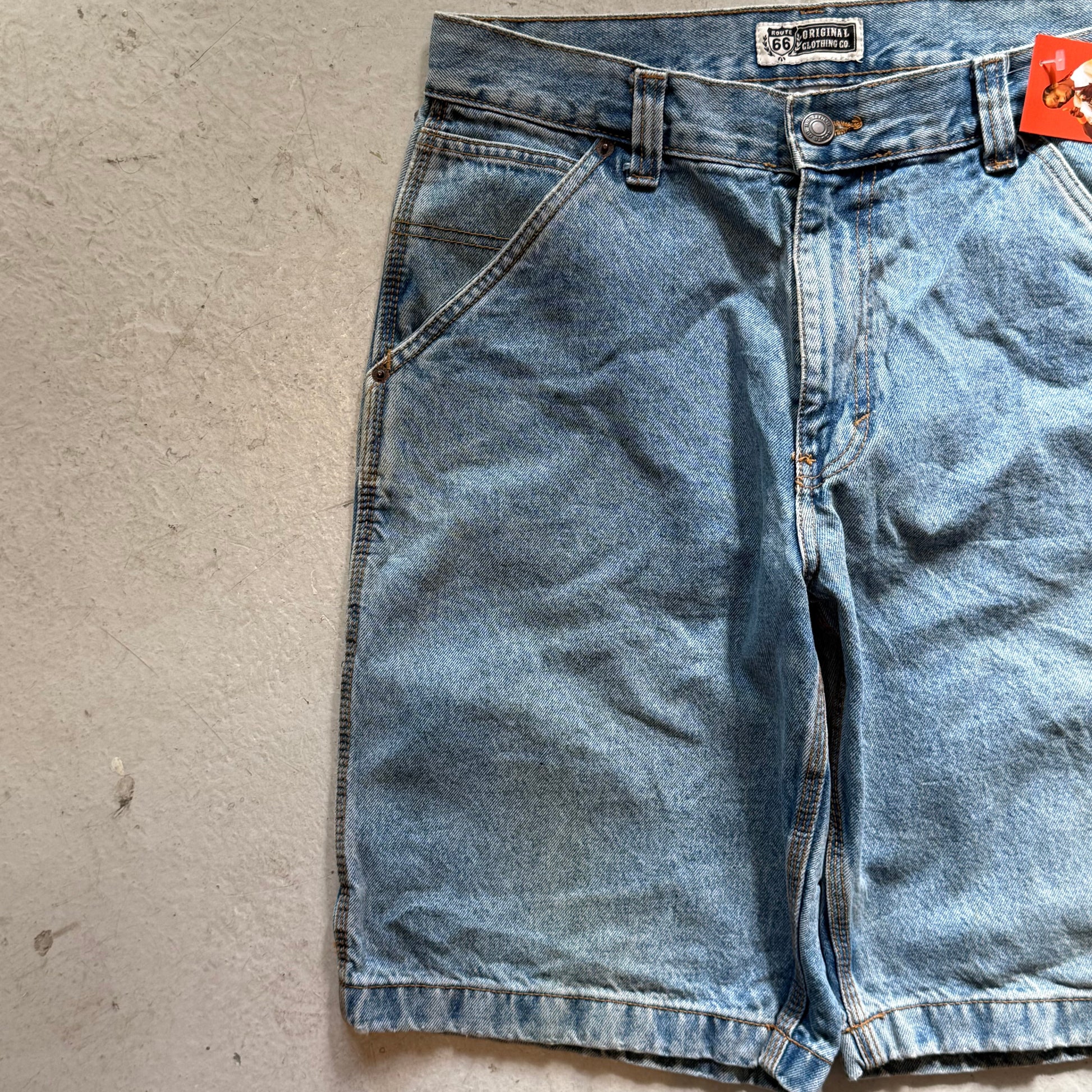 W33: Vintage denim jorts – loose fit workwear shorts - Re:Junk Vintage