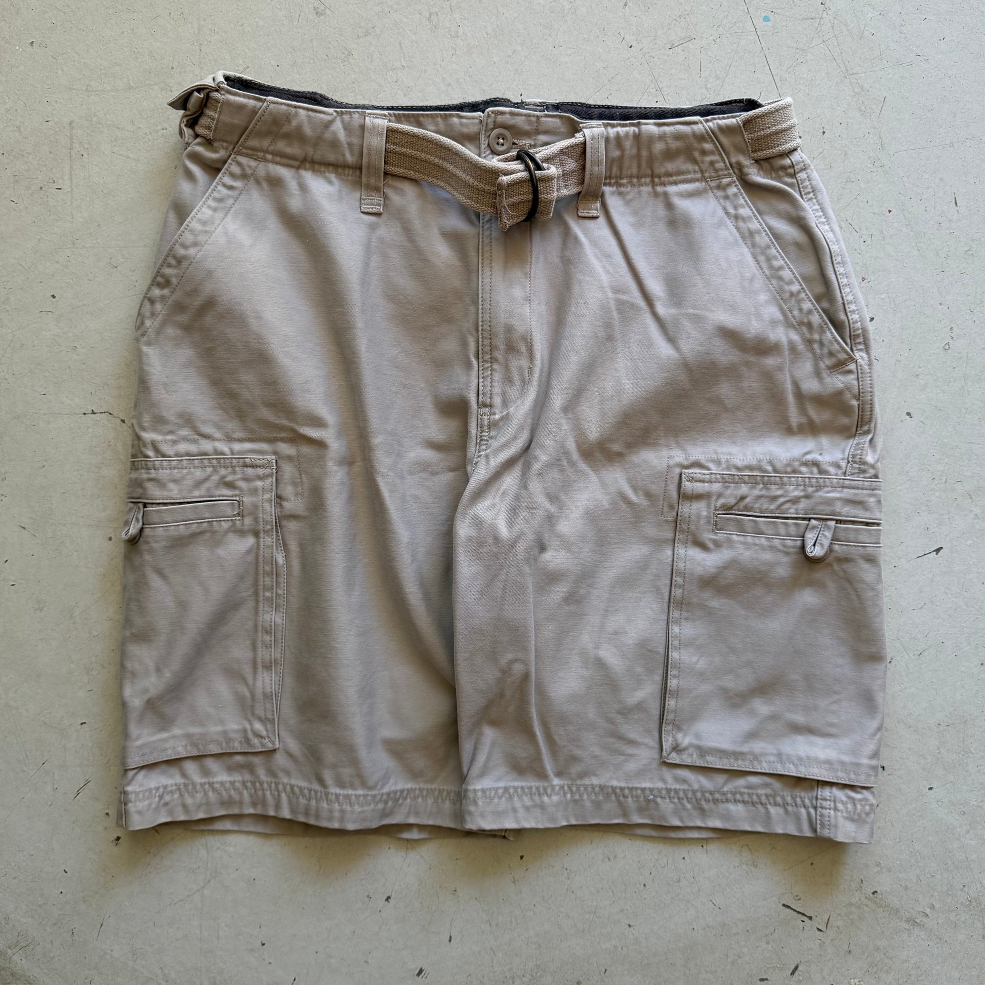 W34 | cargo shorts | beige | - Re:Junk Vintage