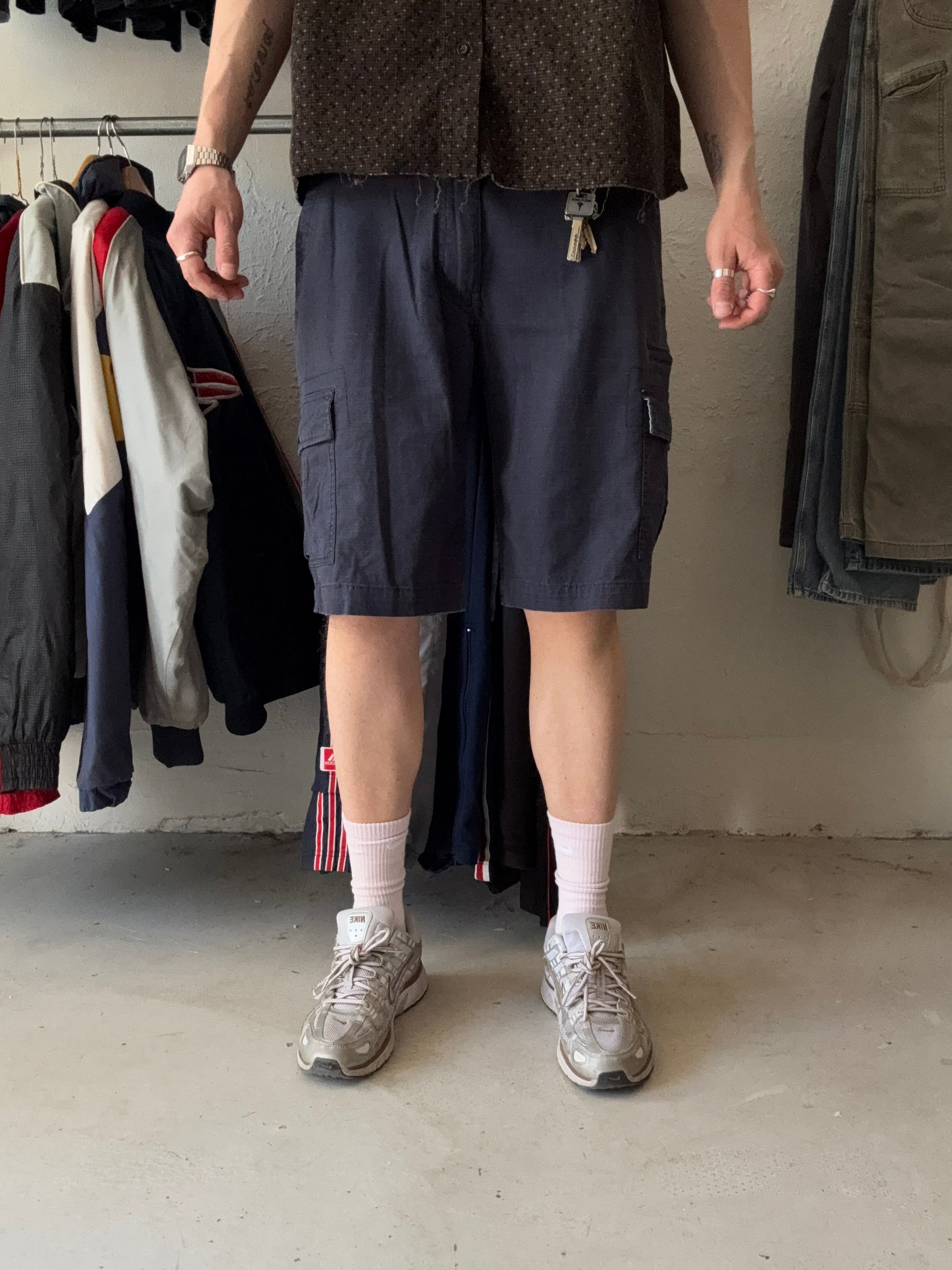 W34 | cargo shorts | navy | - Re:Junk Vintage